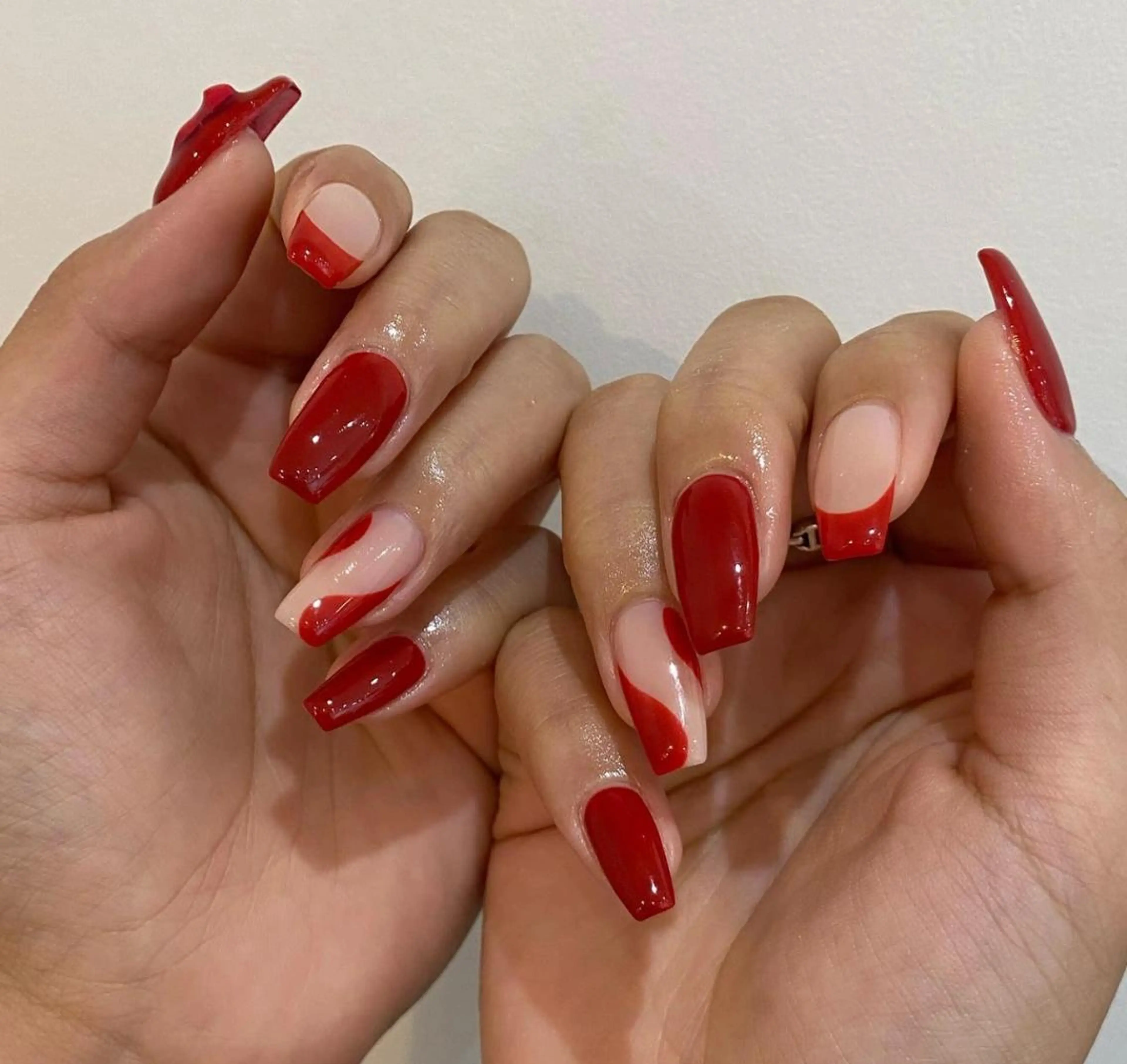ネイル 長さ出し ネイルチップ Queens テイのネイルデザイン