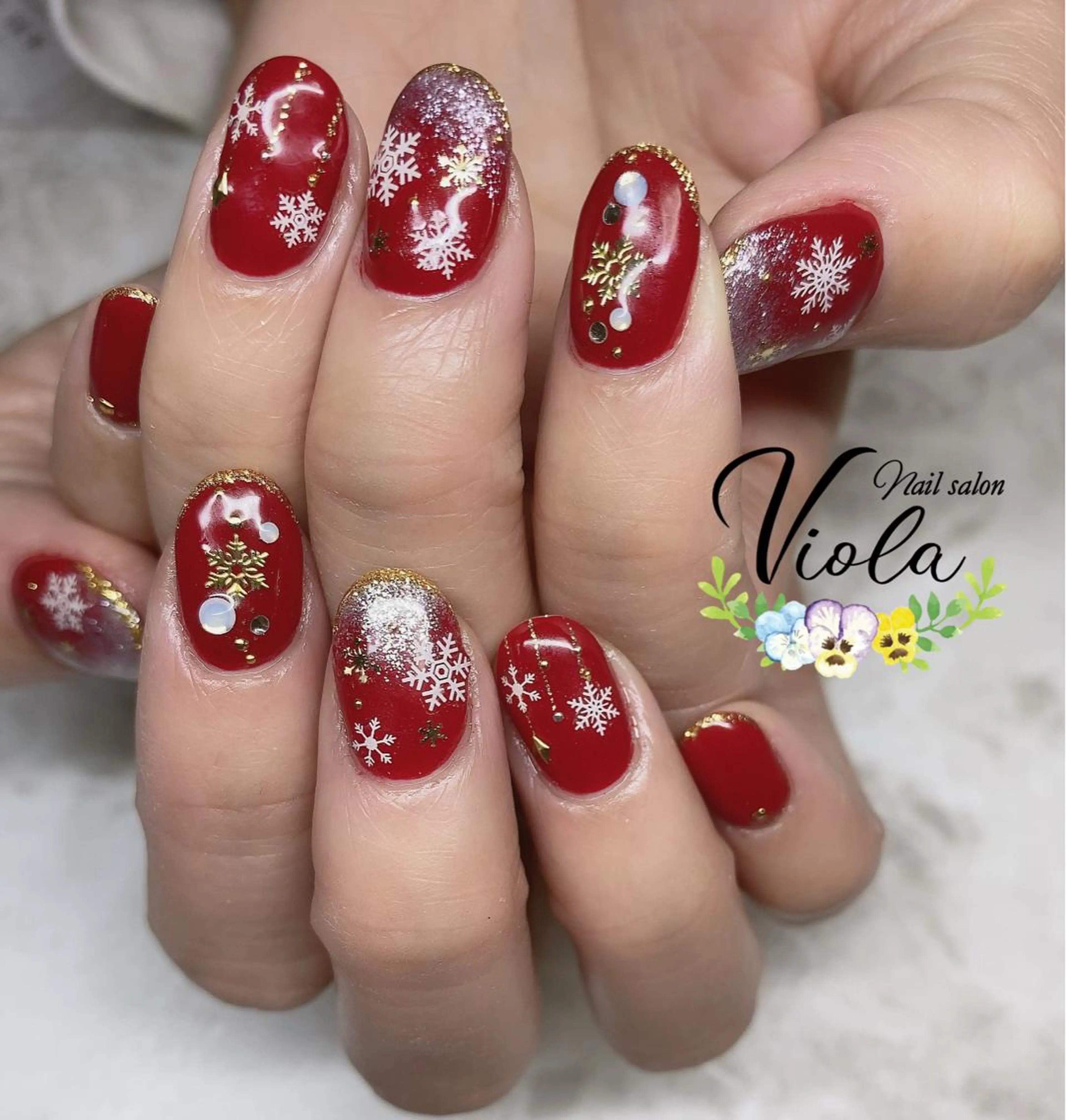 ネイル ワンカラーネイル 冬ネイル クリスマス ハンドネイル Nailsalon Viola所属・ネイルサロン Violaのネイルデザイン