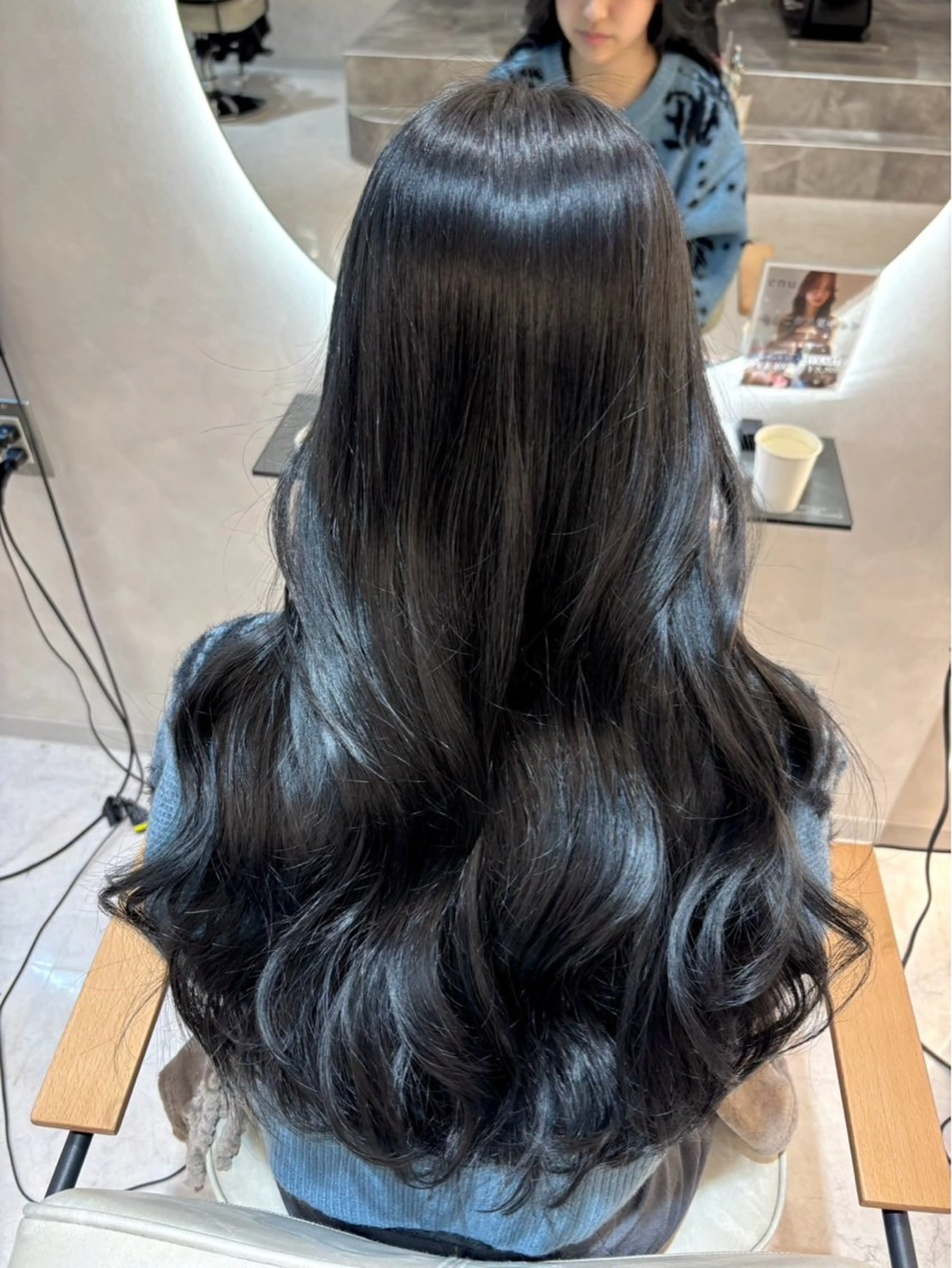 ロング カラー ヘアアレンジ 黒髪 ブルーカラー ブルーブラック 梅田カラーモデル/ ヘアセット/美咲のヘアスタイル