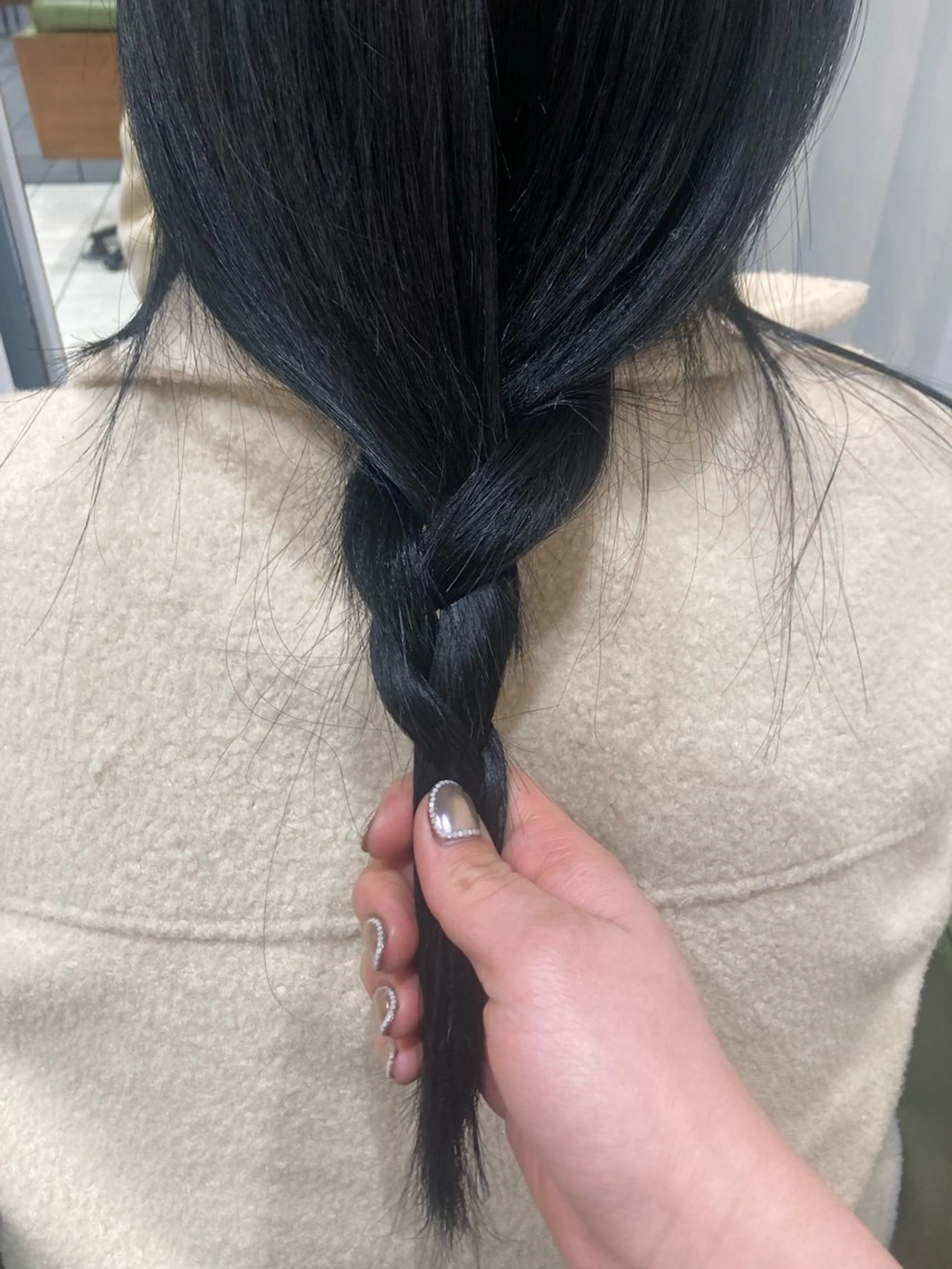 セミロング ヘアカラー 津田 里菜のヘアスタイル