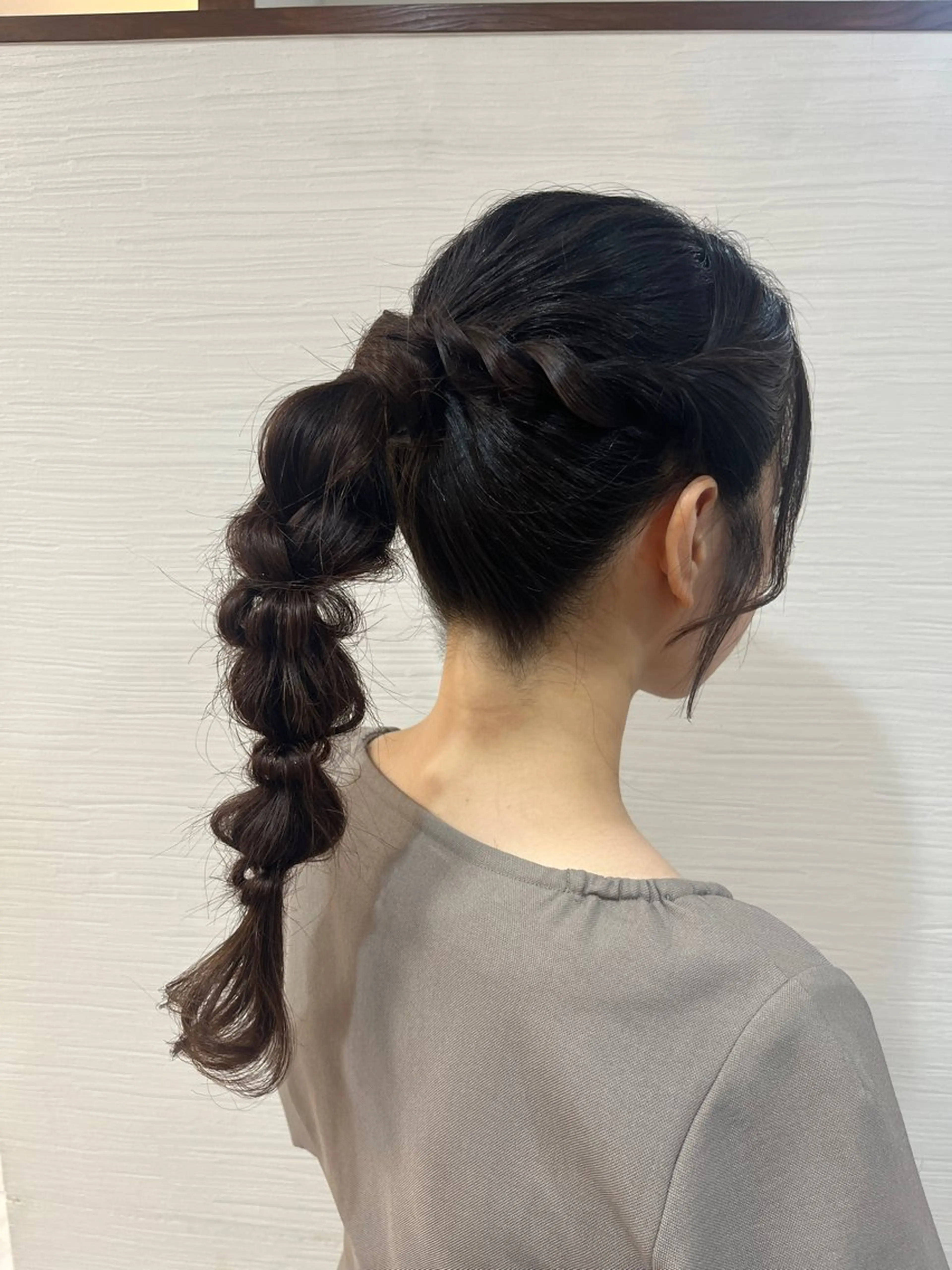 セミロング ヘアアレンジ ポニーテール 中村 由布紀のヘアスタイル