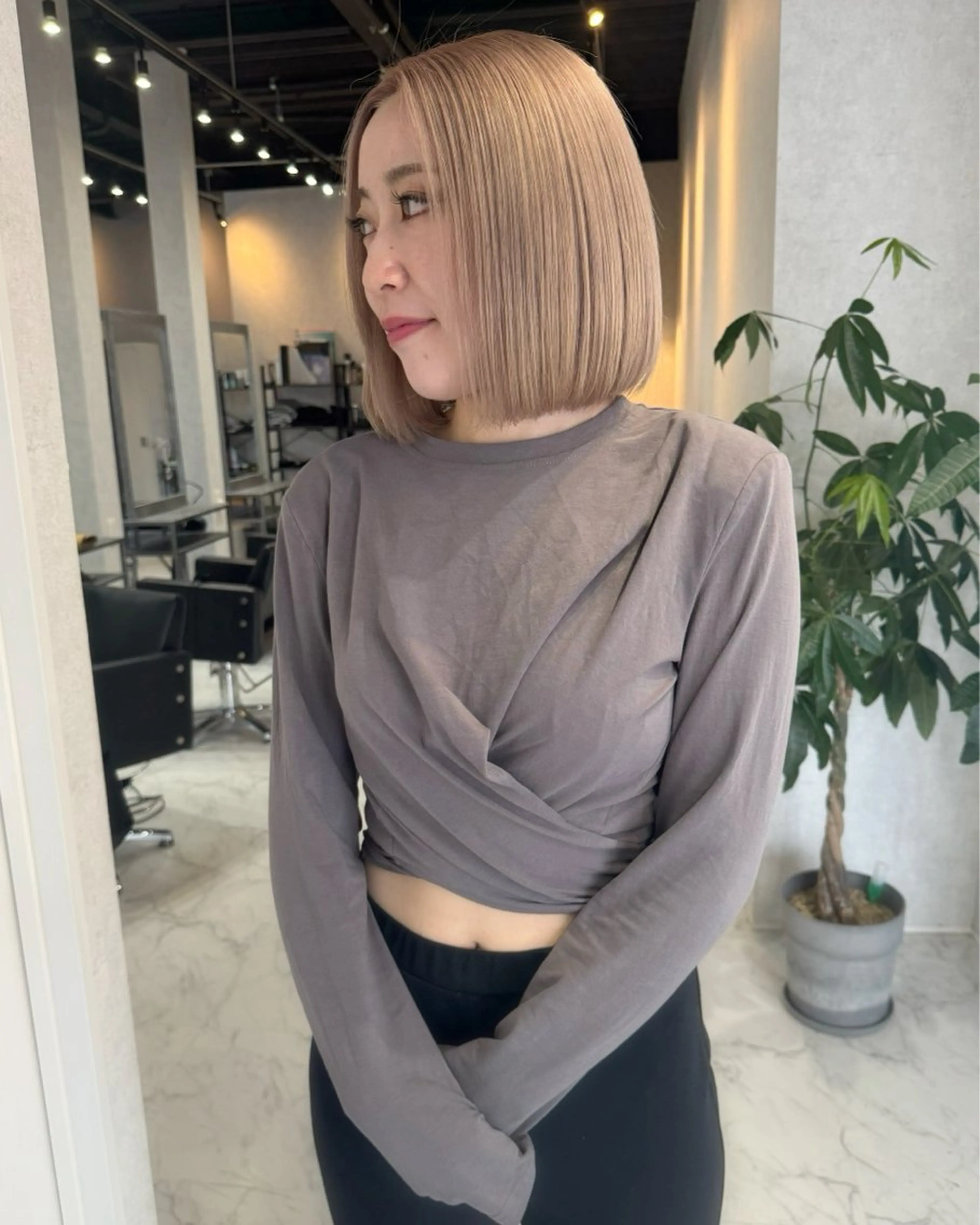 ショート カラー ヘアアレンジ バレイヤージュ ブリーチ ダブルカラー ハイライトカラー ハイトーンカラー カット ヘアカラー トリートメント アンドウ ユウ/ レイヤーカット/韓国のヘアスタイル