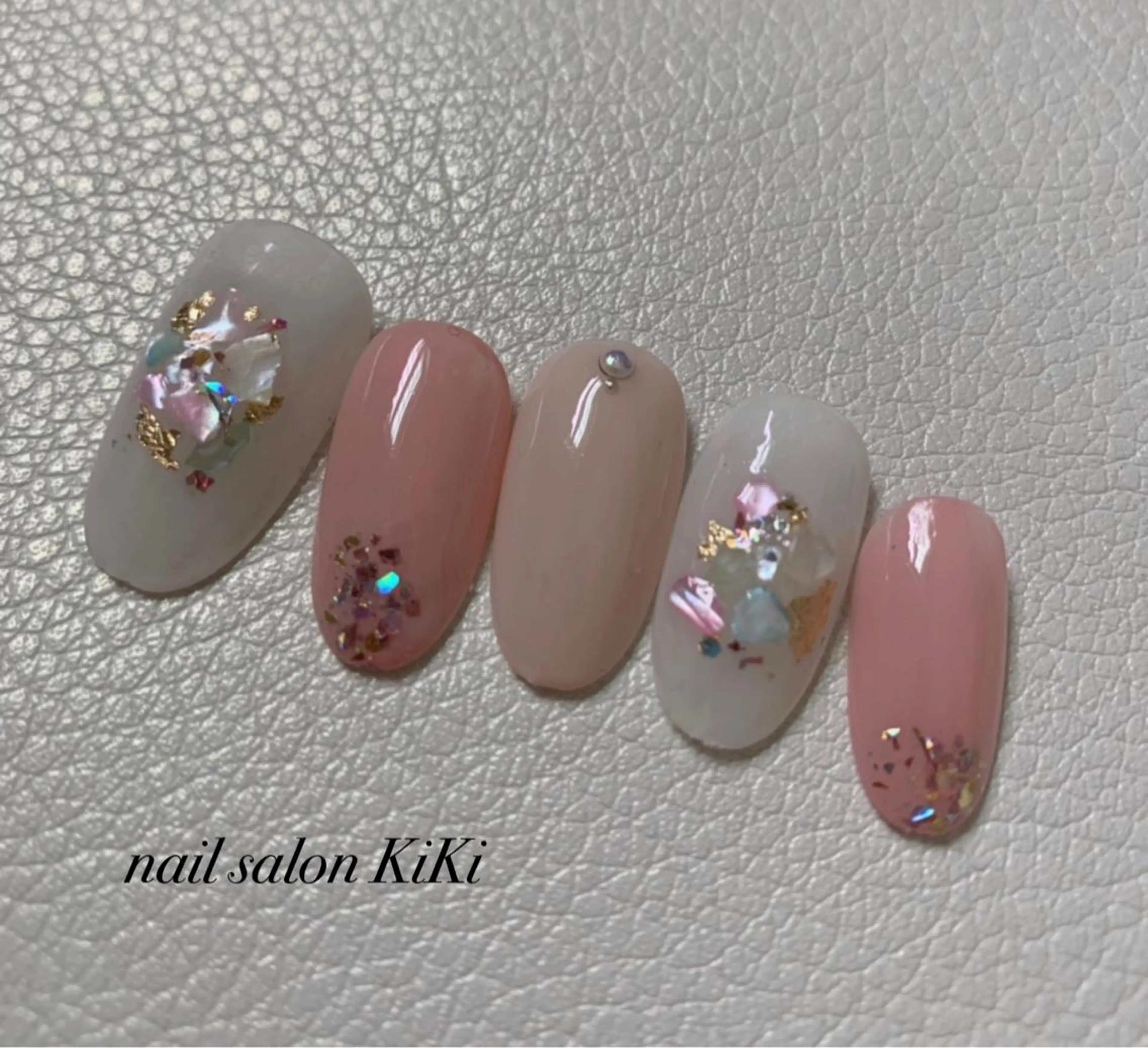 ネイル キラキラネイル K. KiKiのネイルデザイン