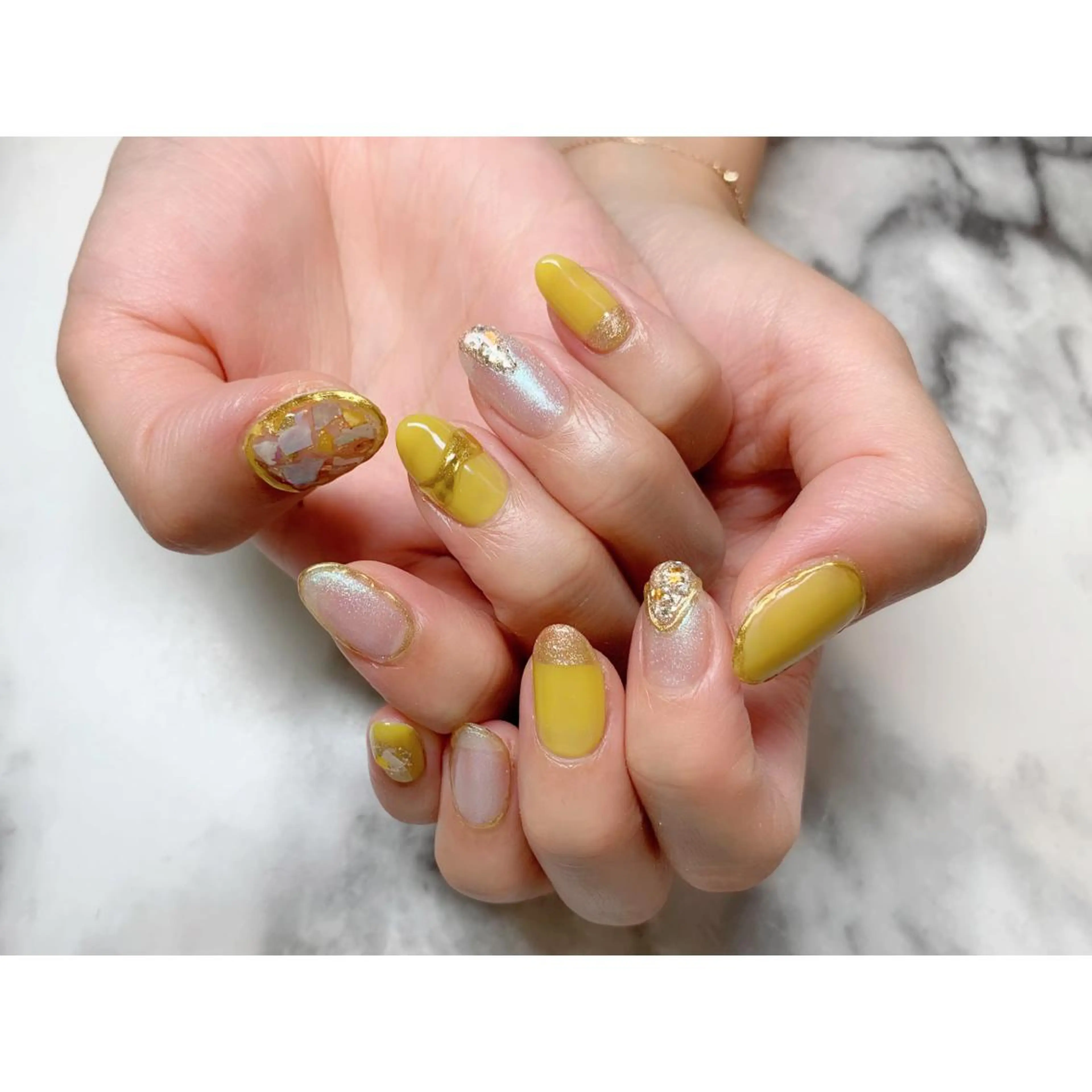 ネイル ミラーネイル nailsalon maluriのネイルデザイン