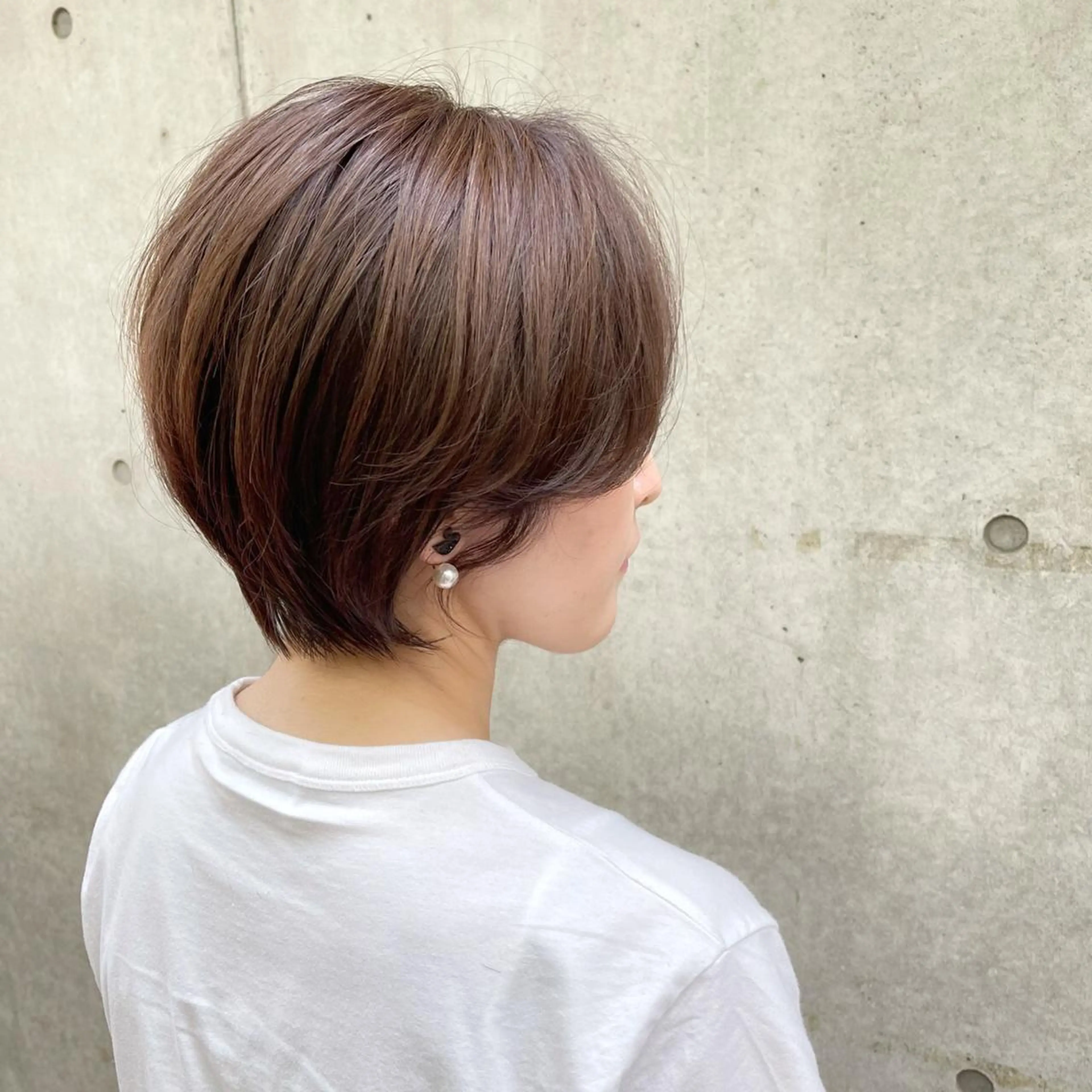 ショート カラー ベージュカラー Femme by AVANCE所属・玉川 沙希のヘアスタイル