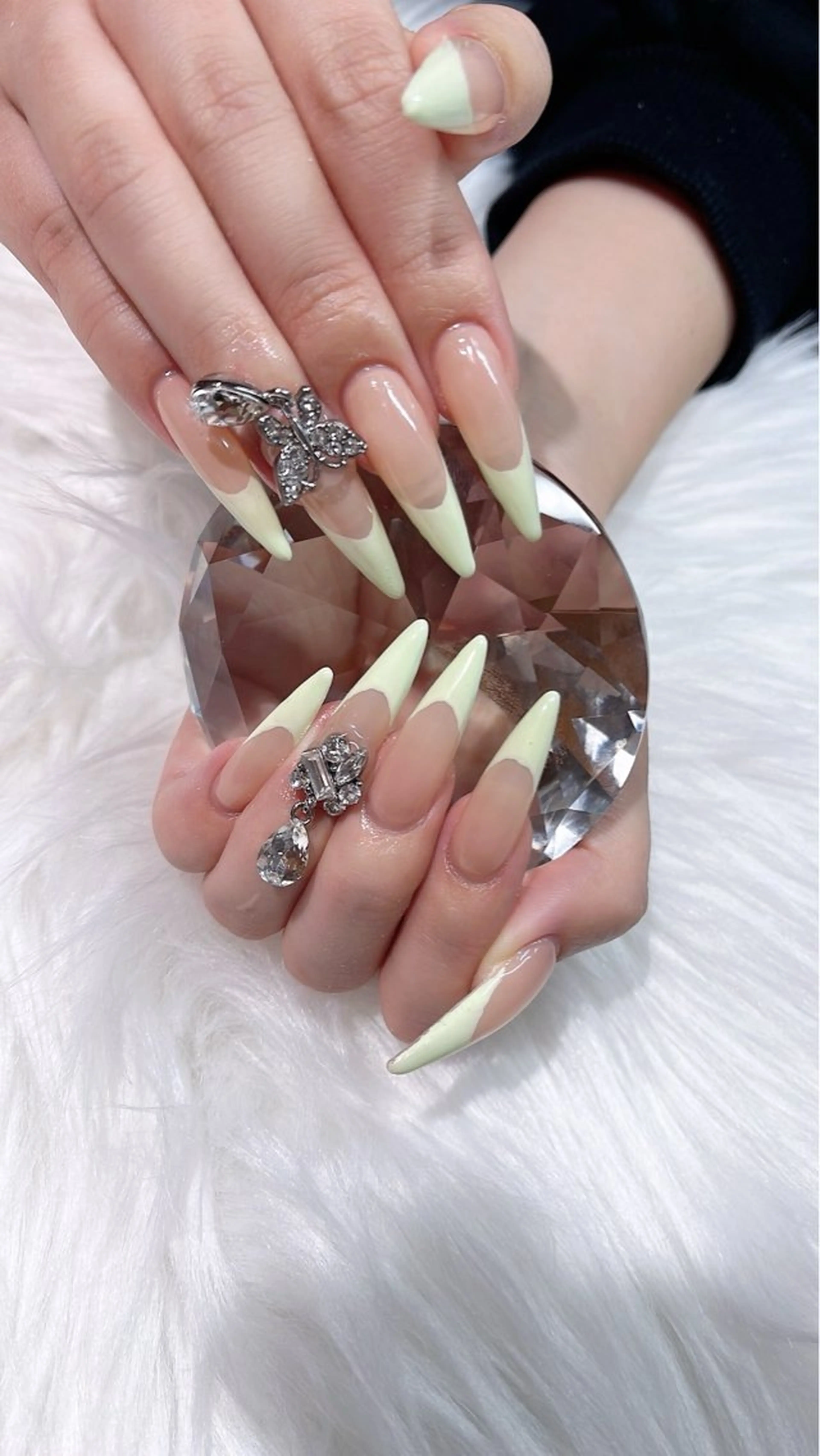《最先端スカルプ》💅モデル募集🩵カラグラ/フレンチ(パーツ別途料金)✨オフあり ¥4000 195分 ※オフ料金別の写真