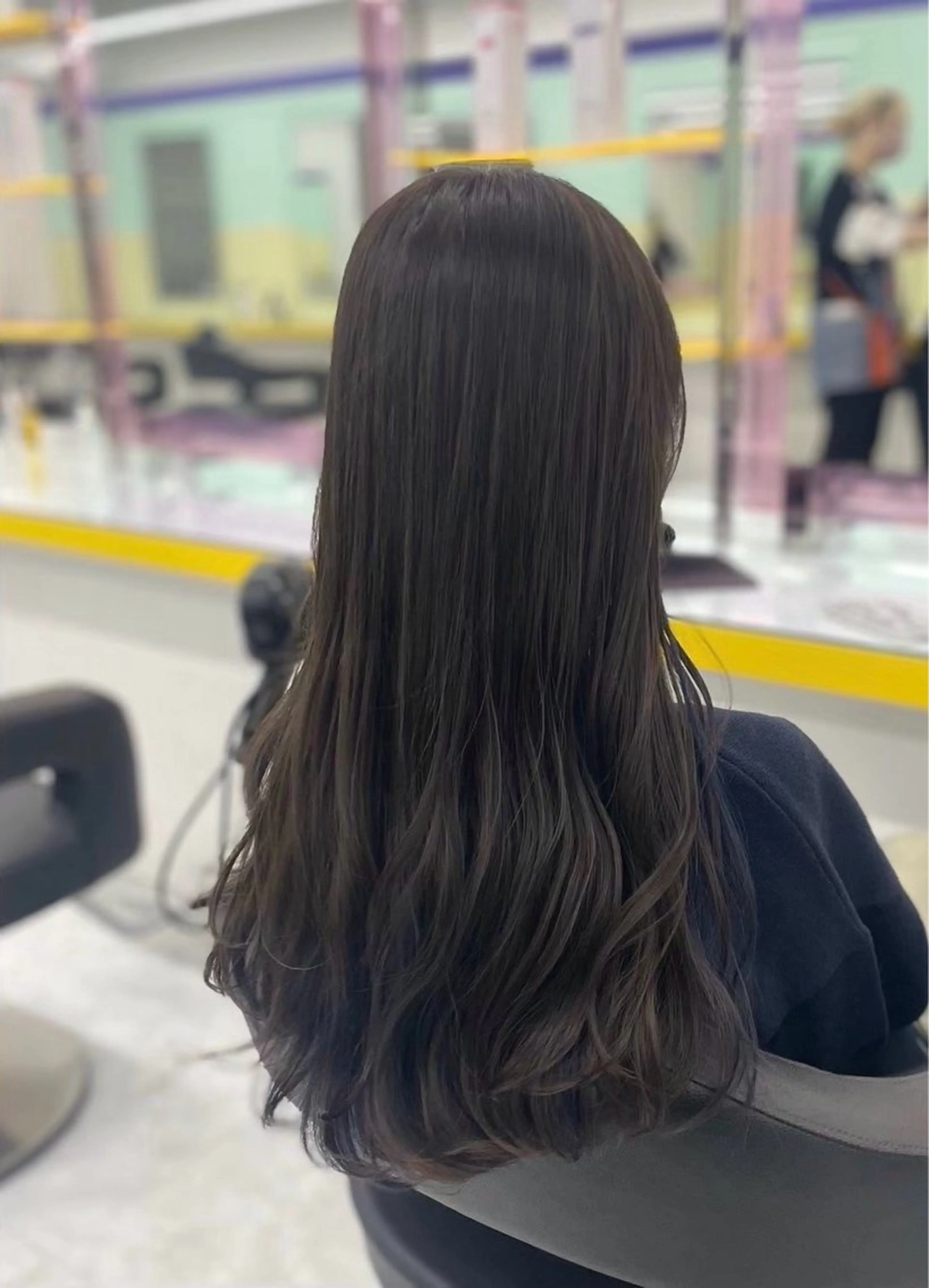 ロング カラー ヘアカラー トリートメント 海外風ブリーチなし 🫒Rion🫒🩶のヘアスタイル