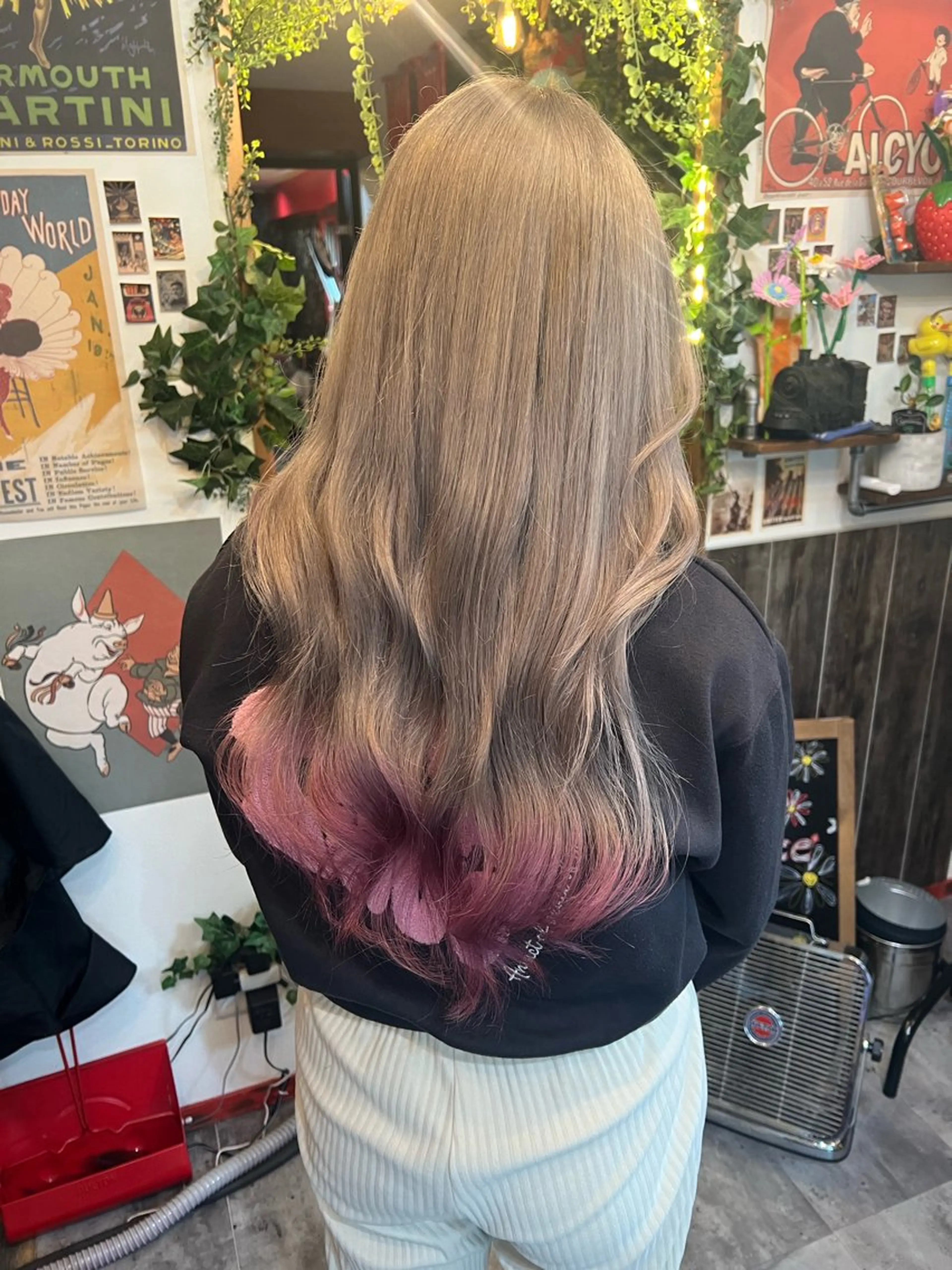 ロング カラー ブリーチ ハイトーンカラー ピンクカラー ヘアカラー カラーパティシエ facce🌼ikoのヘアスタイル