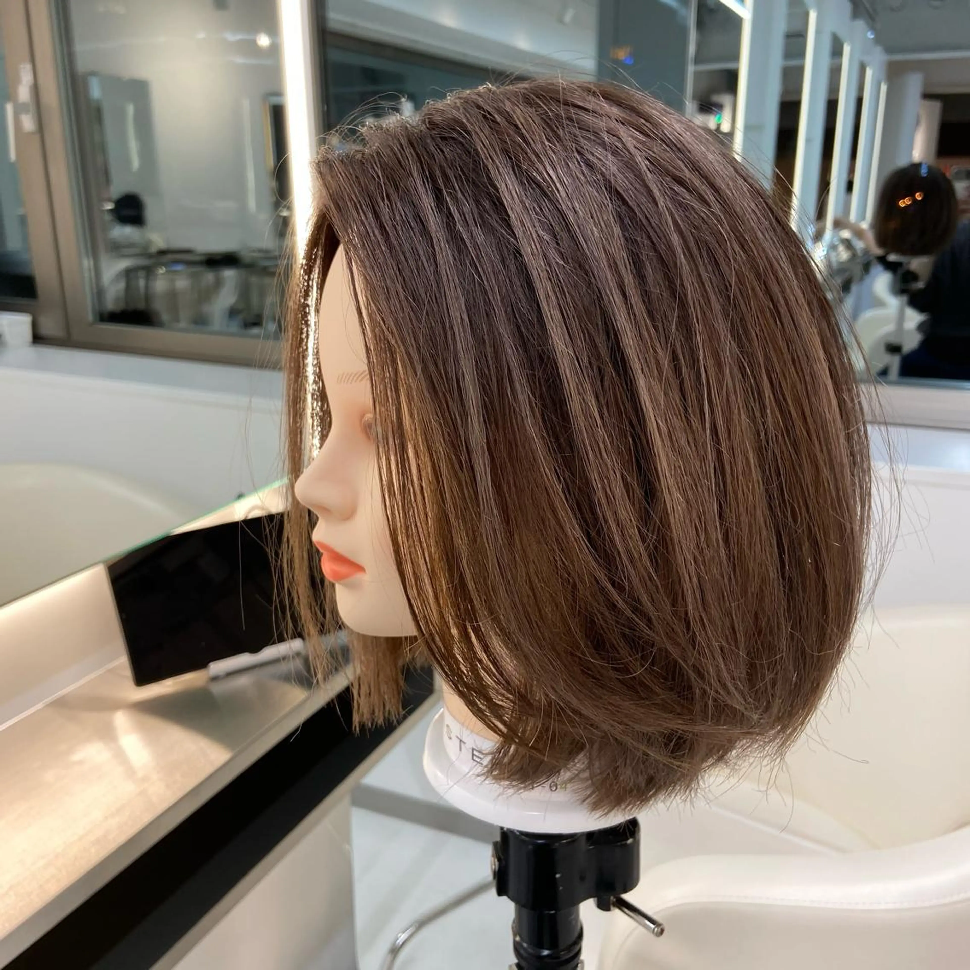 ミディアム カラー SALOWIN札幌大通り所属・札幌ハイトーン/ ブリーチカラー/ドイのヘアスタイル