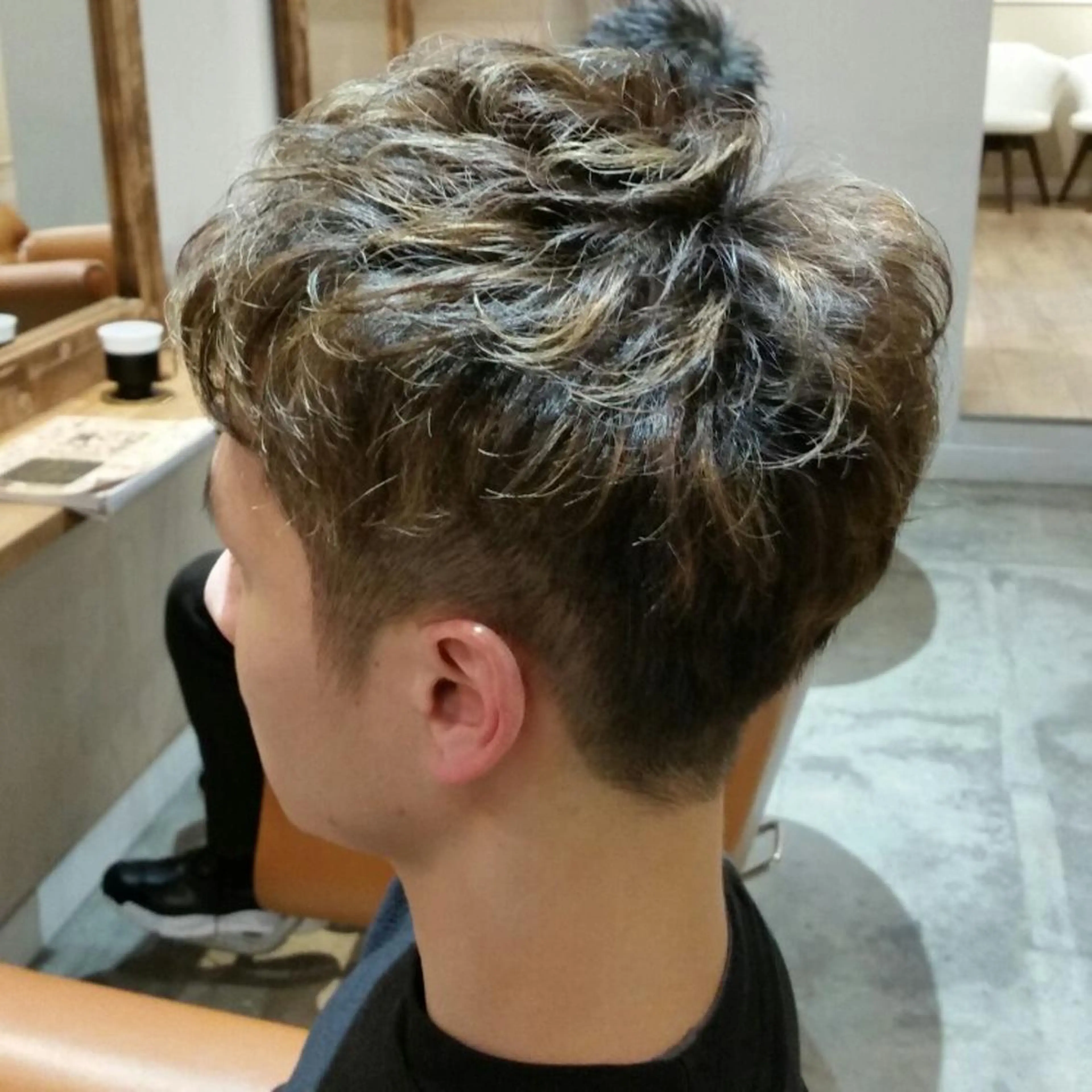 パーマ メンズ 顔周りレイヤーカット 髪質改善代表西村功平のヘアスタイル