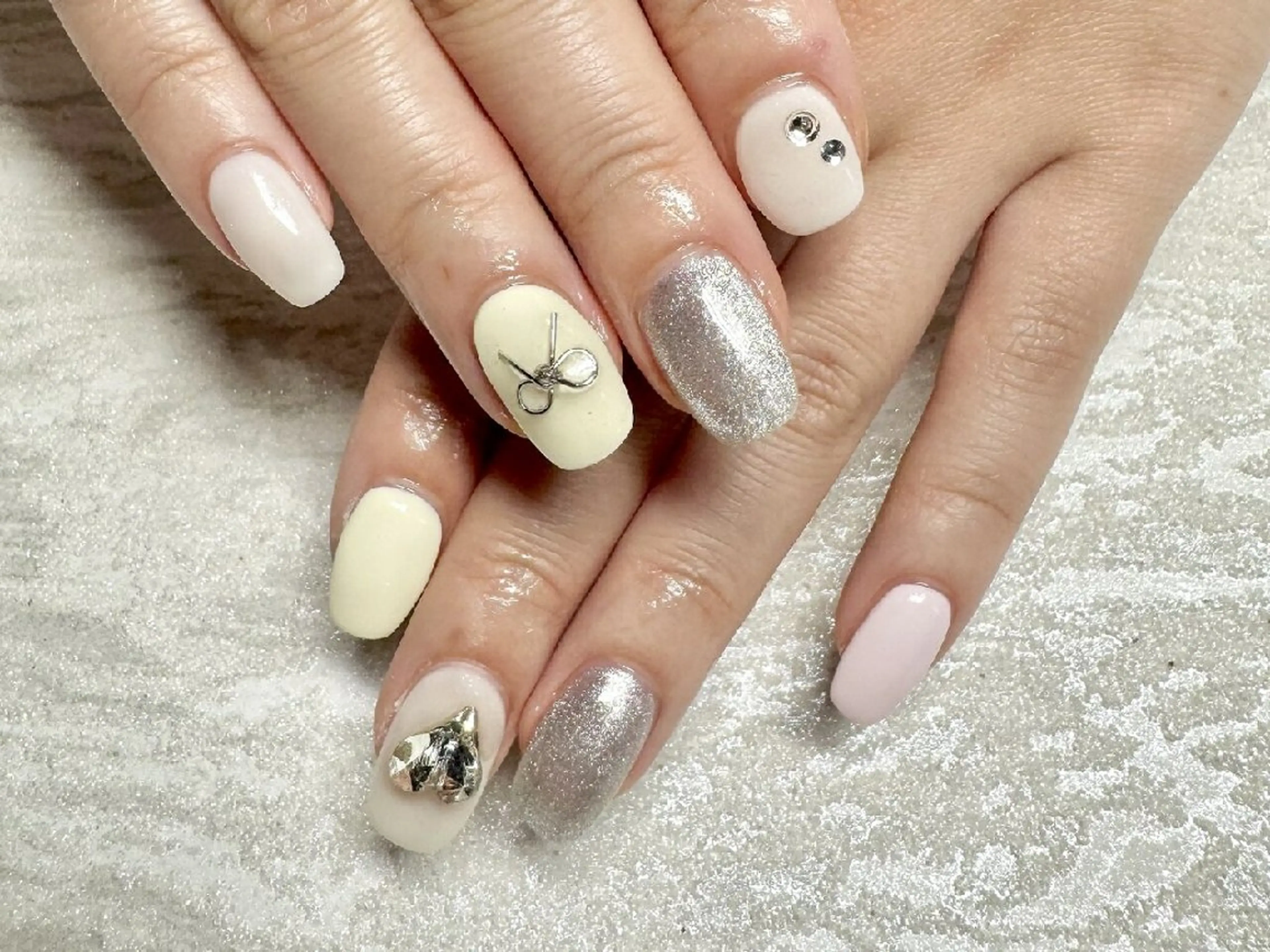 ネイル ハンドネイル JULIE NAILのネイルデザイン