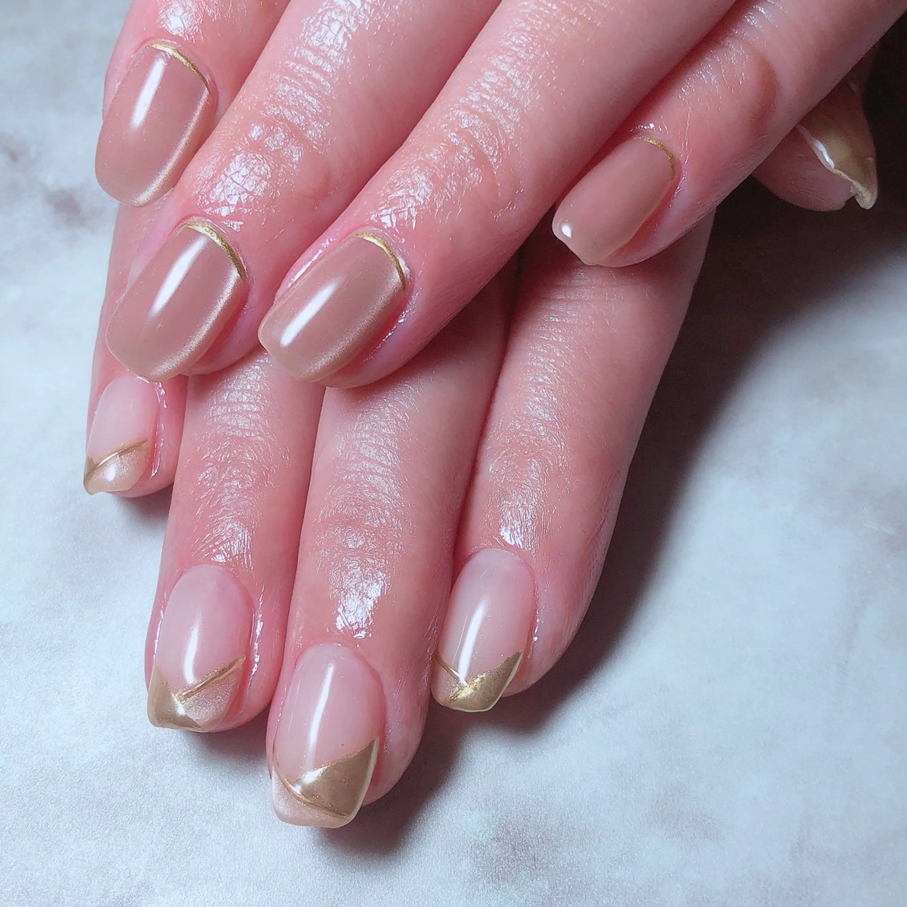 ネイル フレンチネイル ジェルネイル ゴールド マグネットネイル ミラーネイル Eyelash salon mee所属・小船 莉穂のネイルデザイン