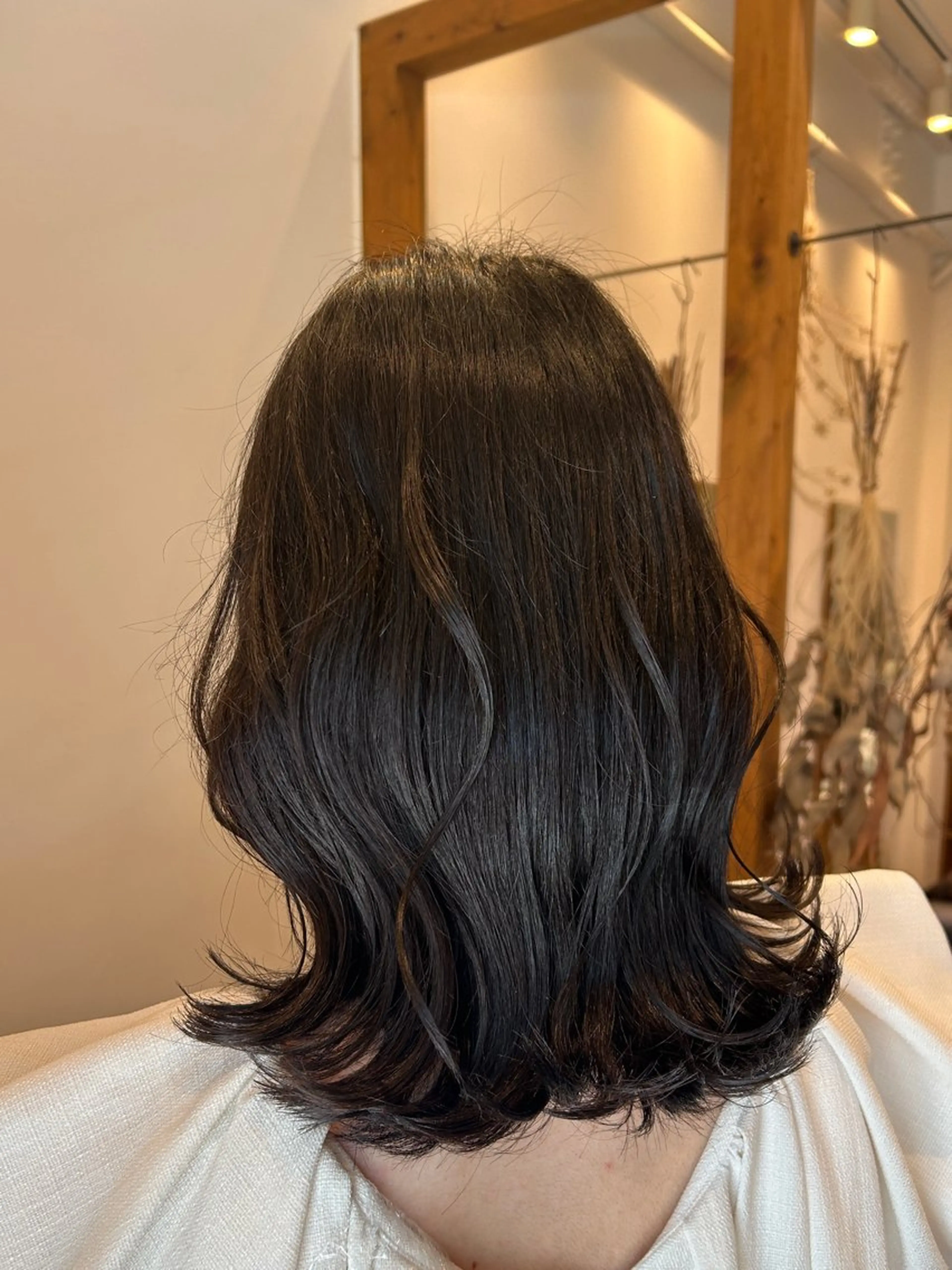 ミディアム カラー ヘアカラー 🤍江坂 ハヤシアヤナ🤍のヘアスタイル