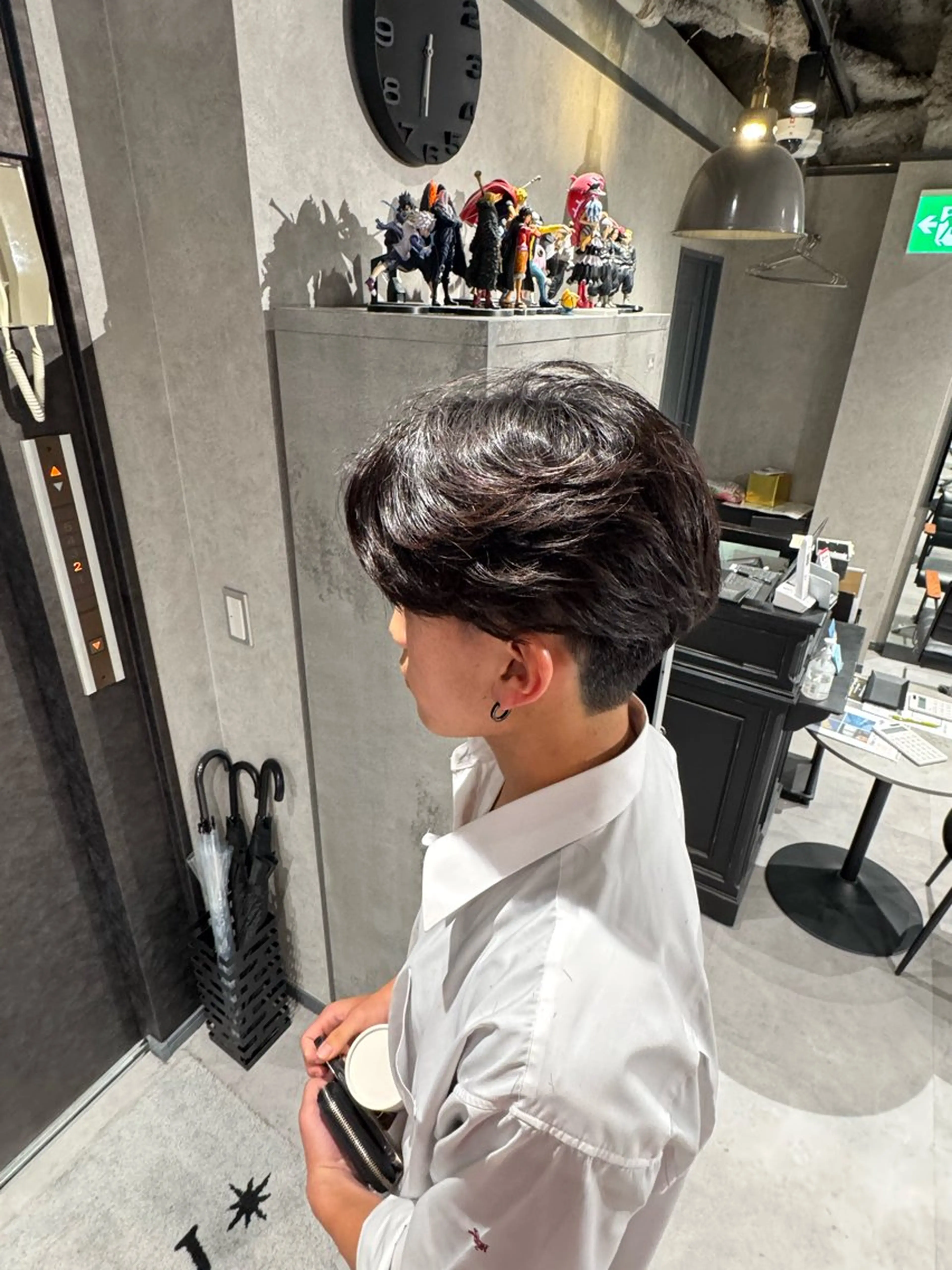 パーマ メンズ カット パーマ 毛流れ特化愁斗 センターパートパーマのヘアスタイル