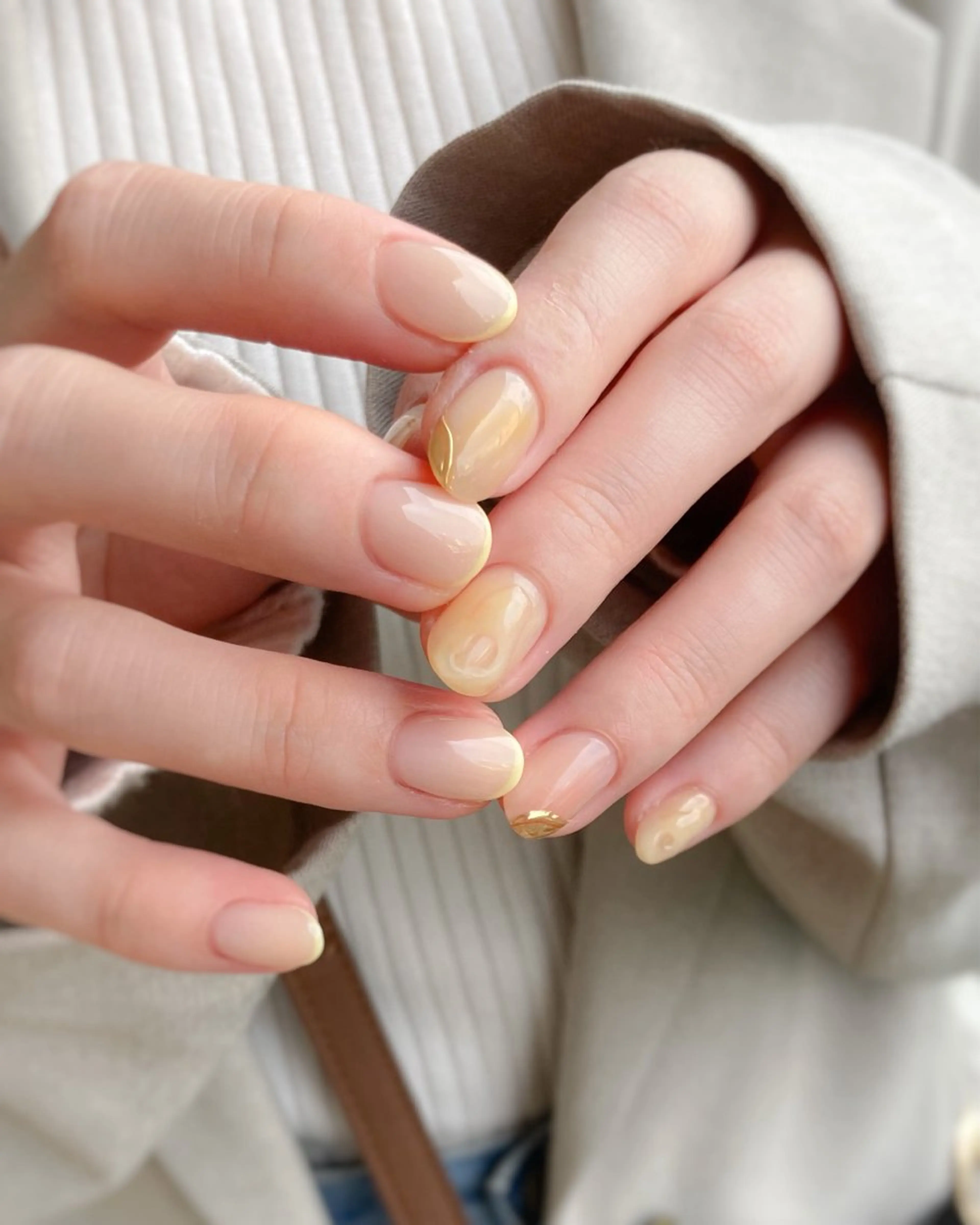 ネイル ニュアンスネイル 春ネイル 黄色 nail salon neige所属・ジェムネイル Risa.のネイルデザイン