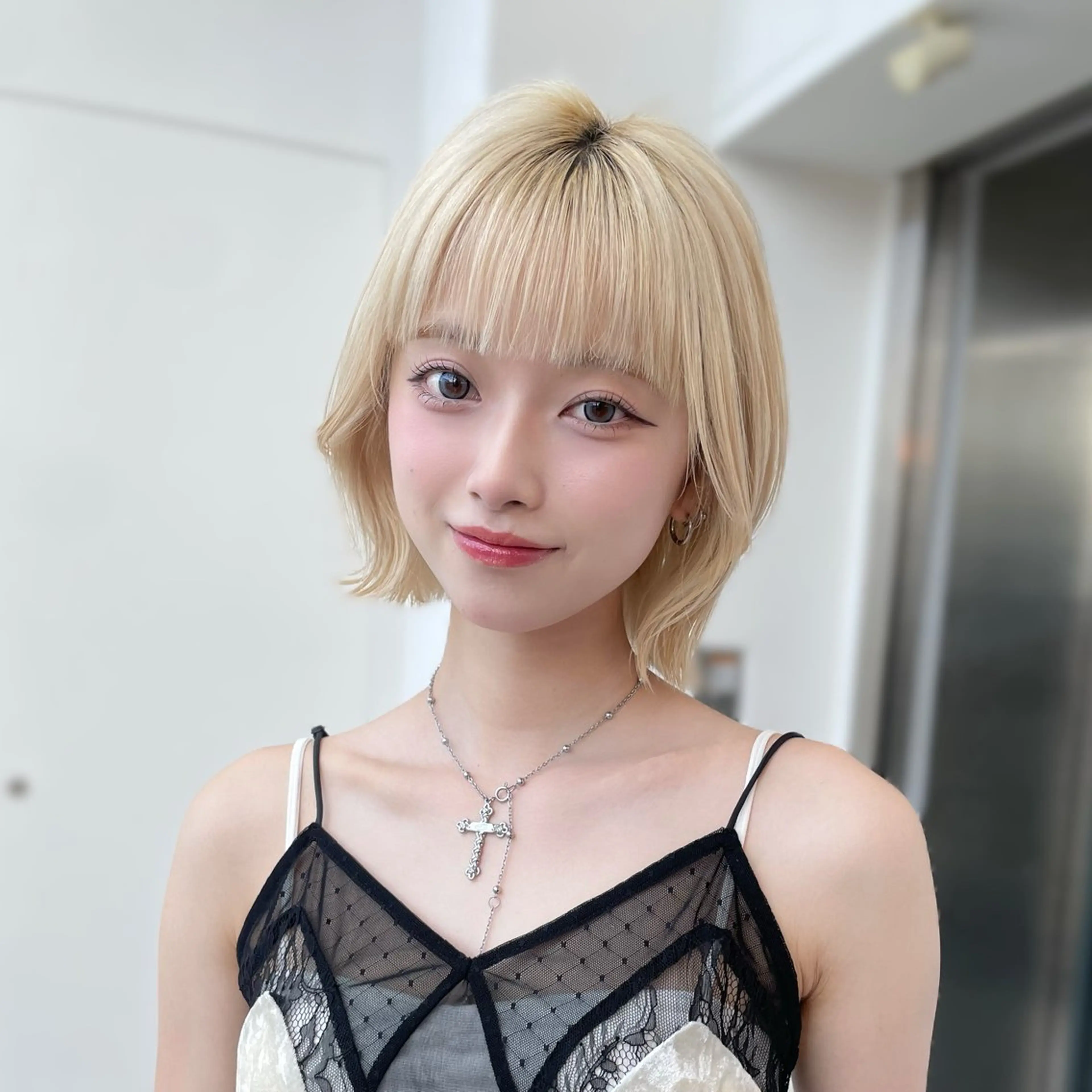 ミディアム カラー ヘアカラー トリートメント 💛美髪ハイトーン LEON🩶のヘアスタイル