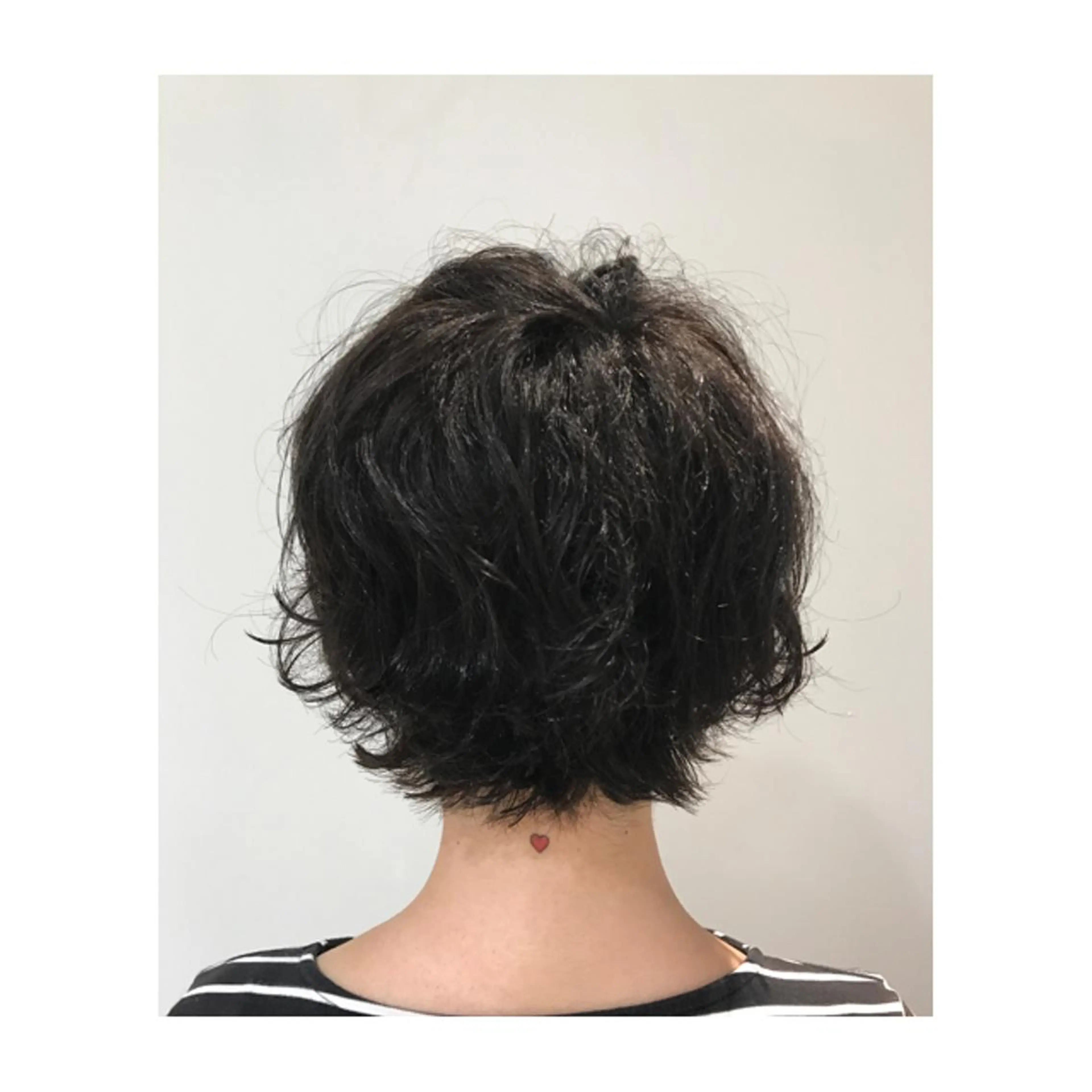 ショート カラー パーマ 若林 美由希のヘアスタイル