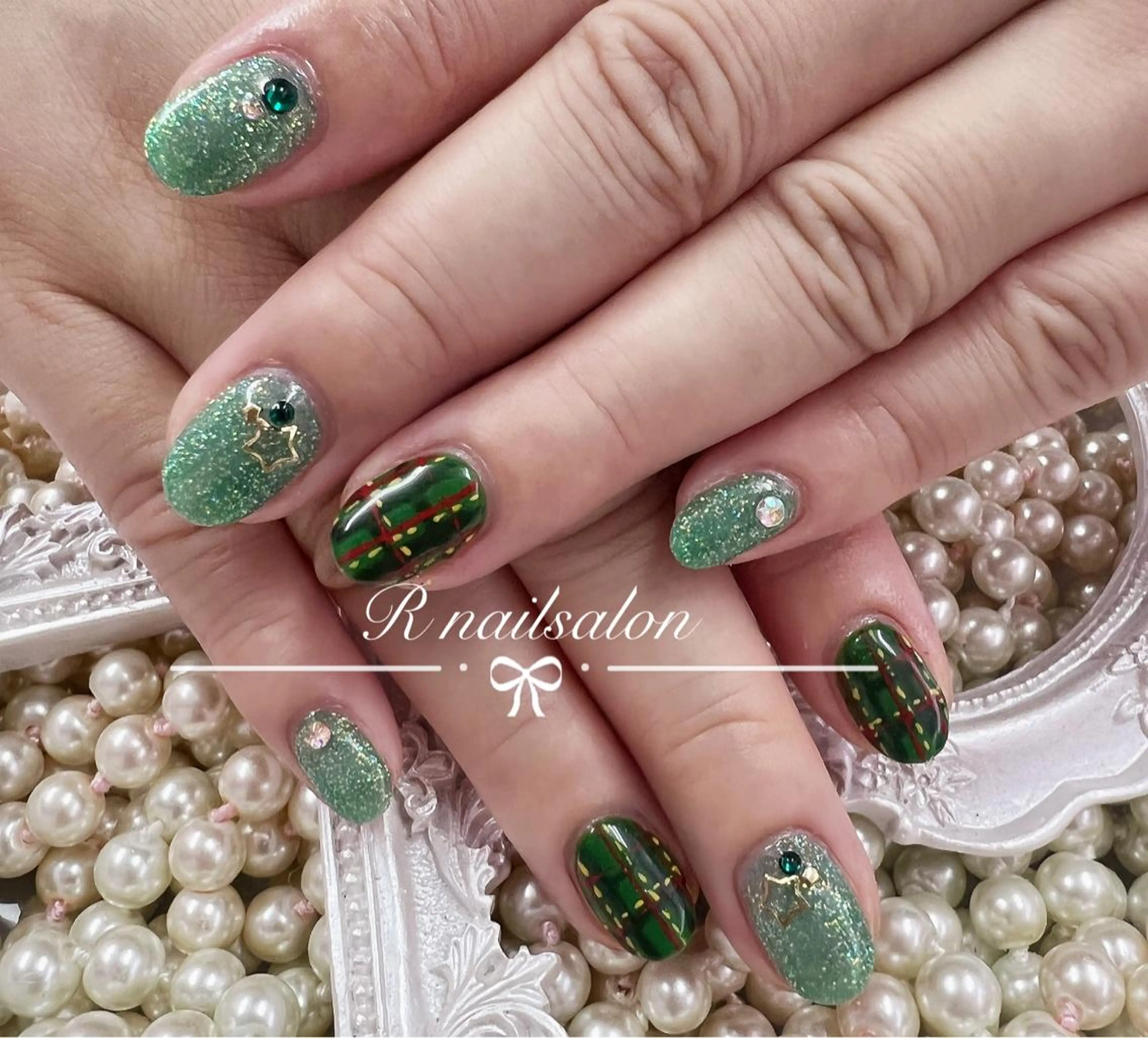 ミディアム ハンドネイル R NAILSALONのネイルデザイン