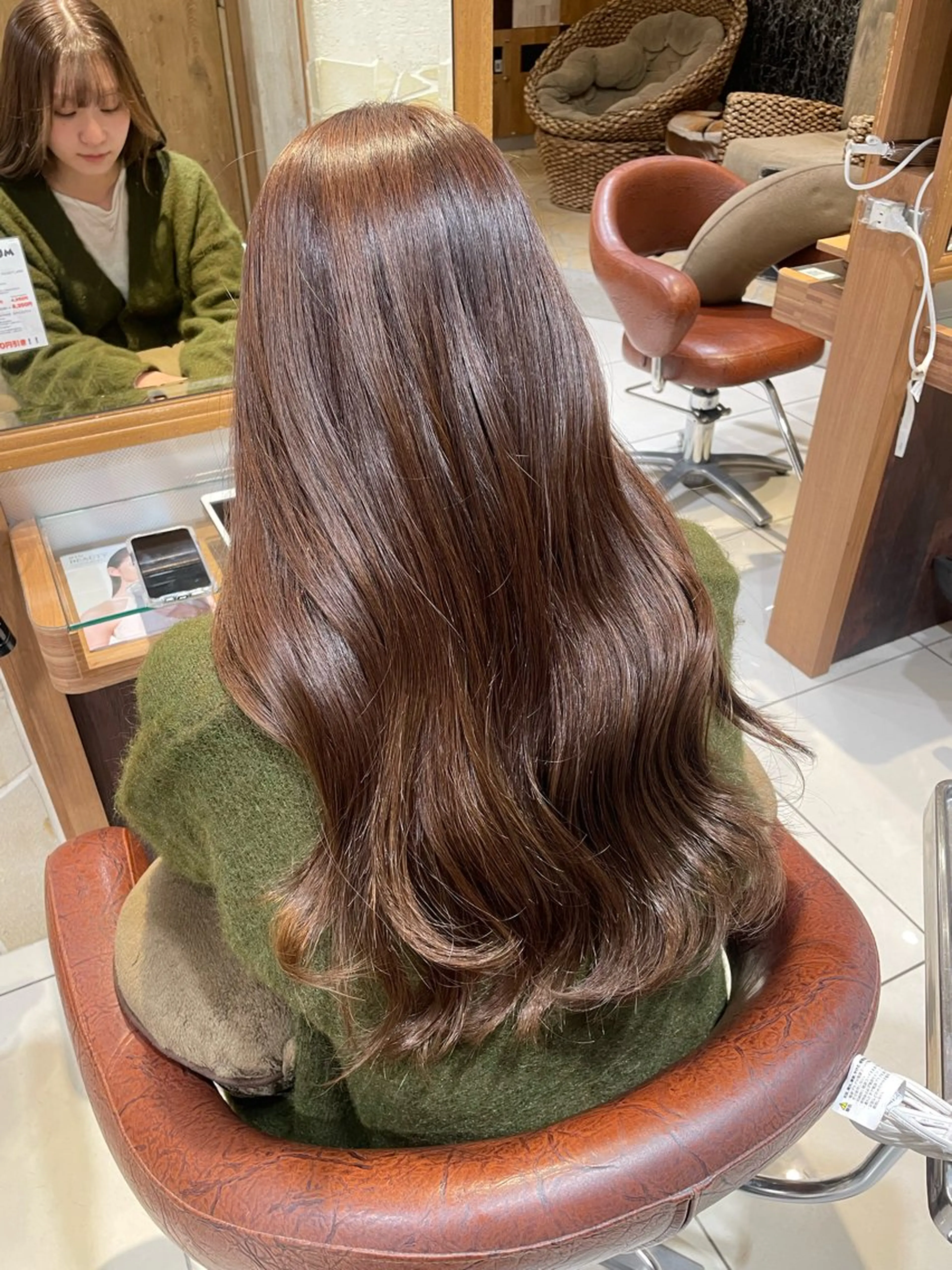 ロング カラー 赤みを押えたカラー➰ ケアブリーチのヘアスタイル