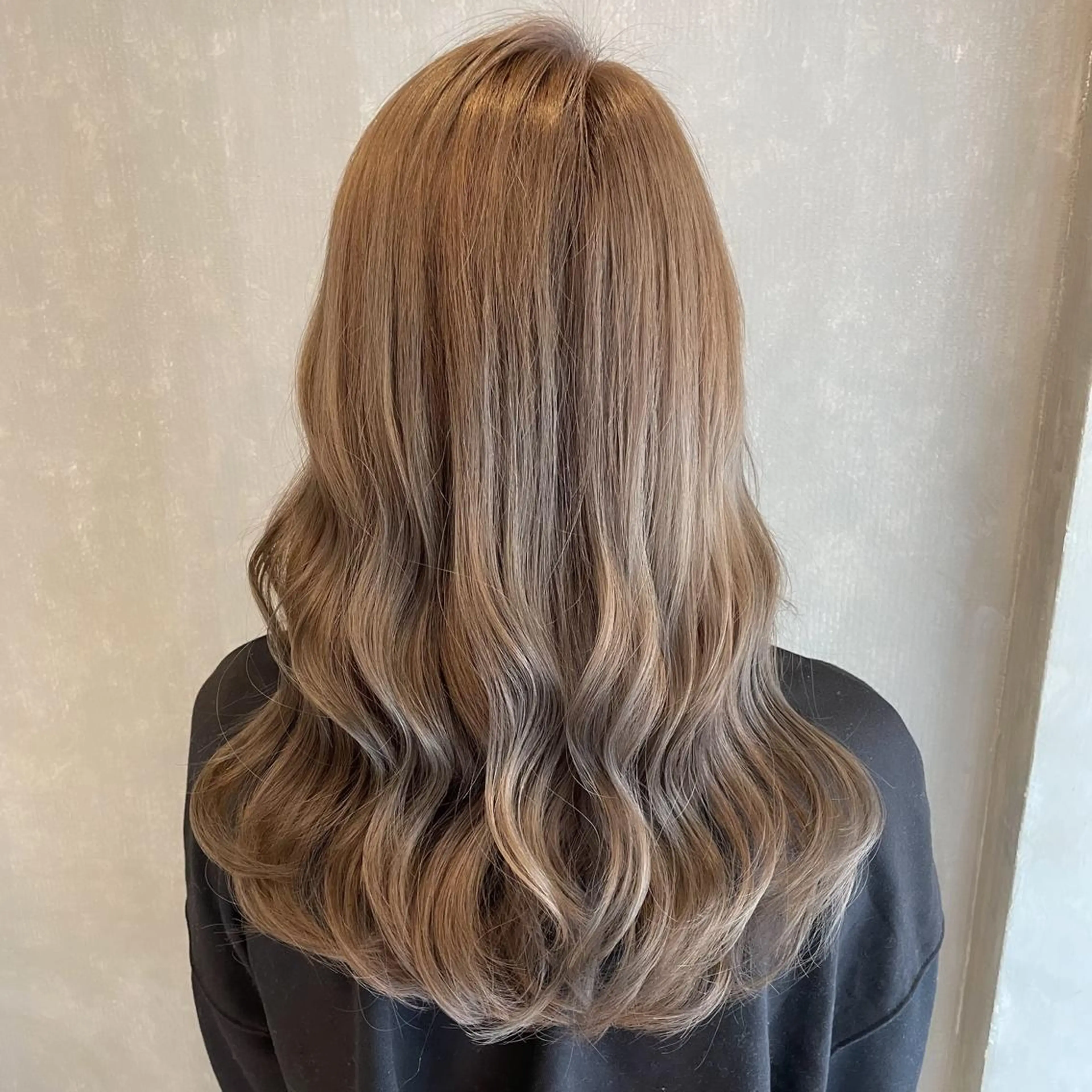 ロング カラー ヘアカラー トリートメント FERIA梅田🖤 透明感カラー🎀のヘアスタイル