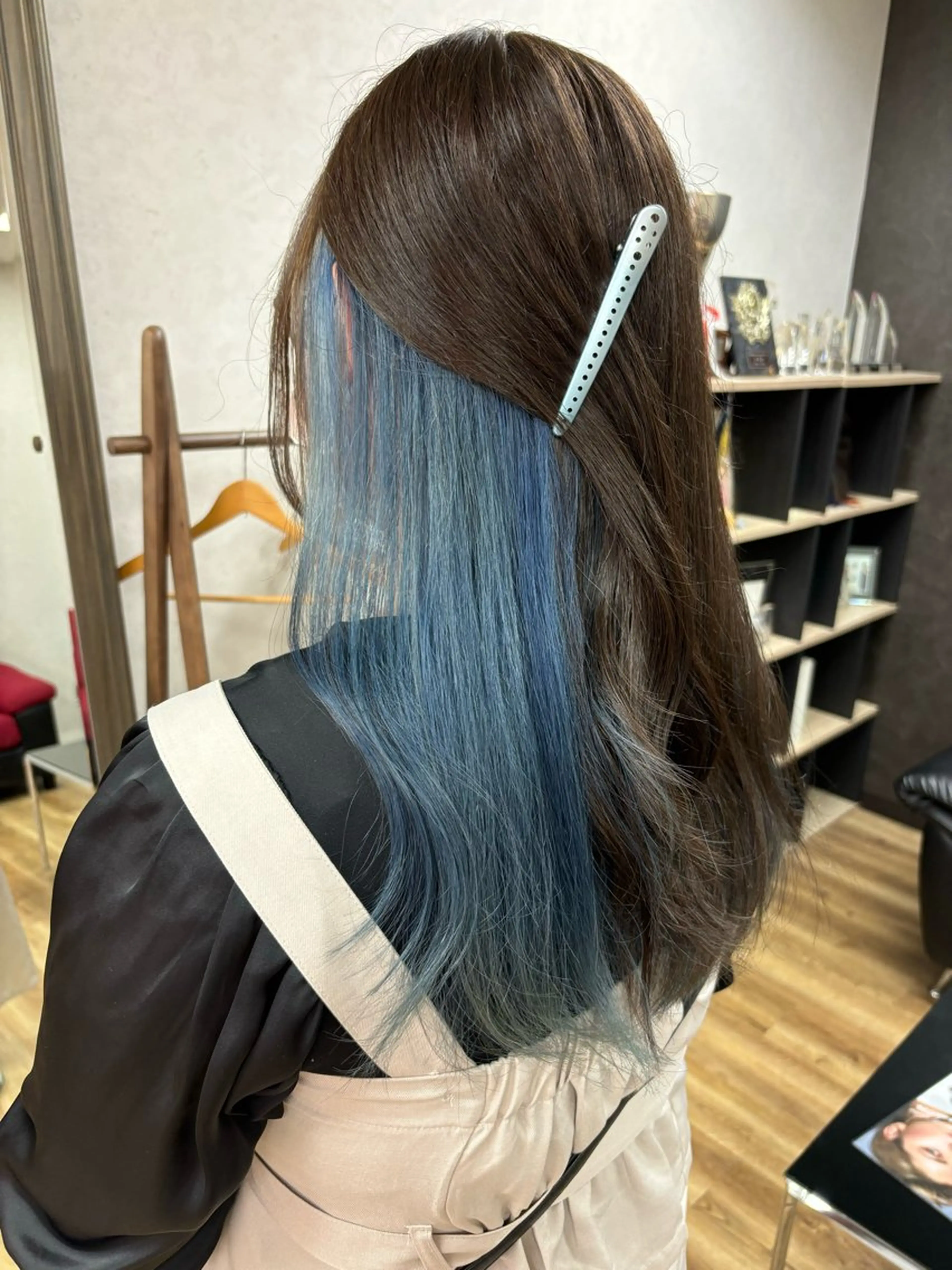 セミロング カラー ヘアアレンジ ヘアカラー トリートメント ayumi🌈 インナーカラー🌈のヘアスタイル