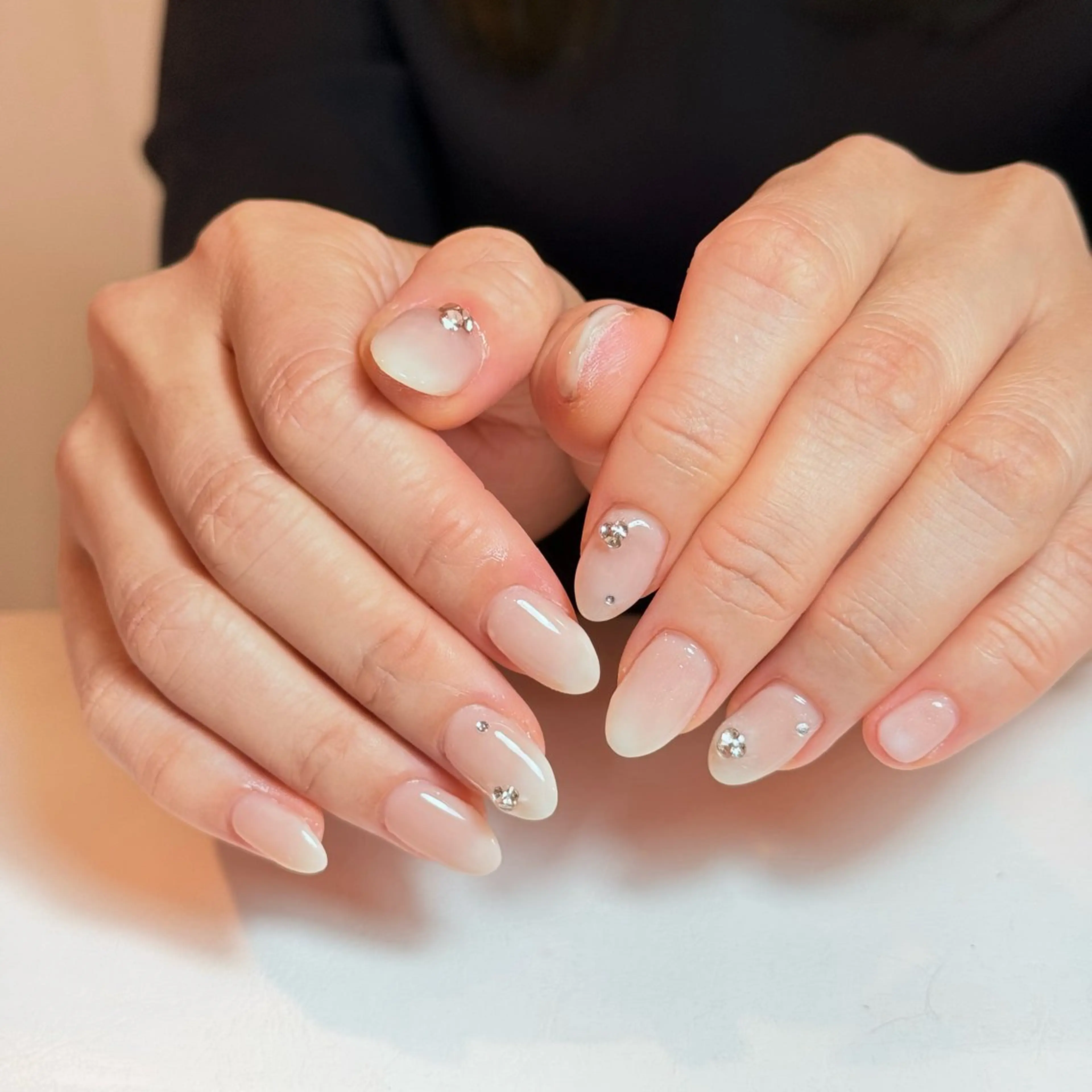 ネイル チークネイル フレンチネイル グラデーション キラキラネイル 韓国ネイル ハンドネイル Risa_ Nailのネイルデザイン