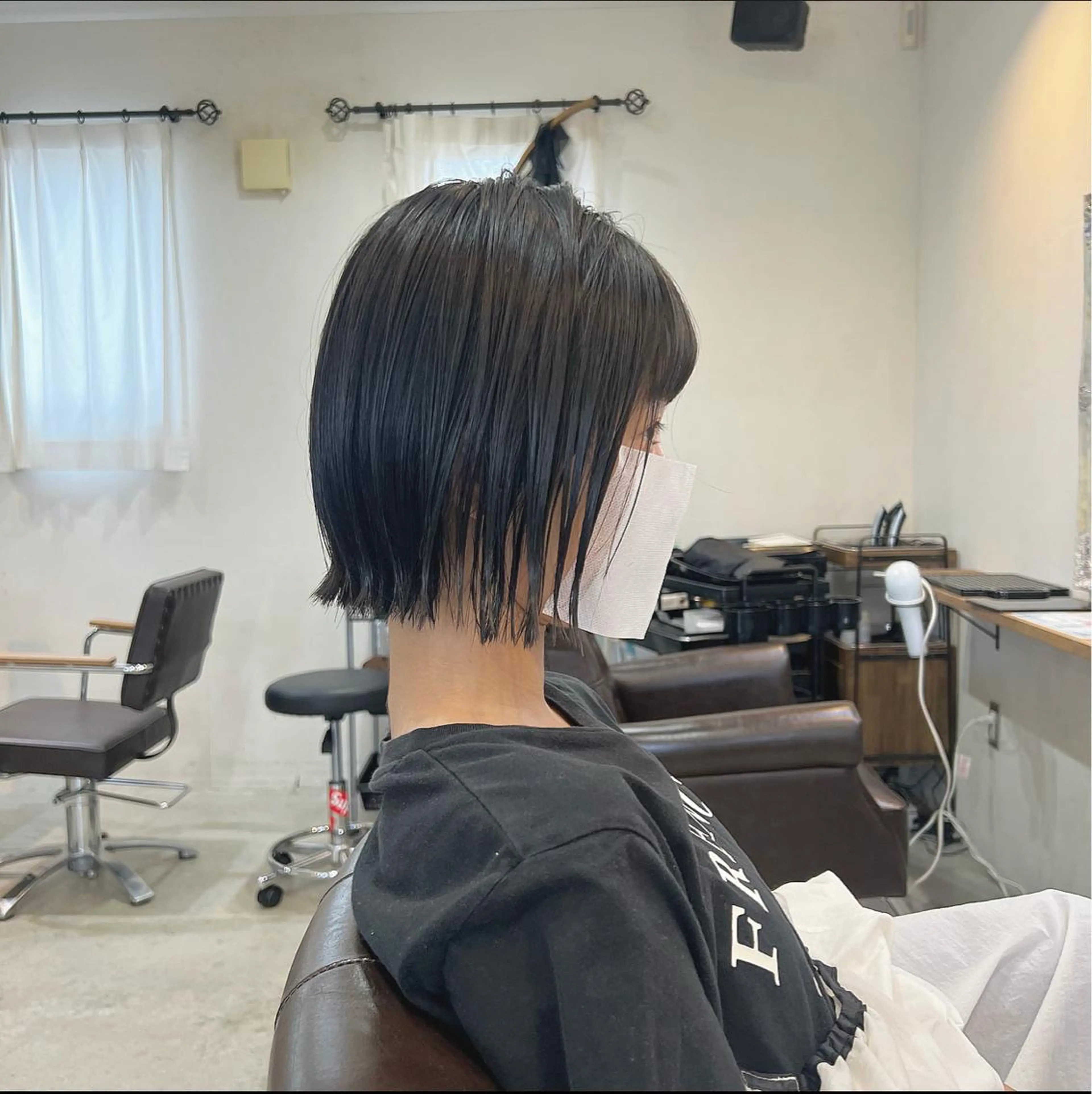 ショート 外ハネヘア カット 切りっぱなしボブ 👩🏼ミニボブのヘアスタイル