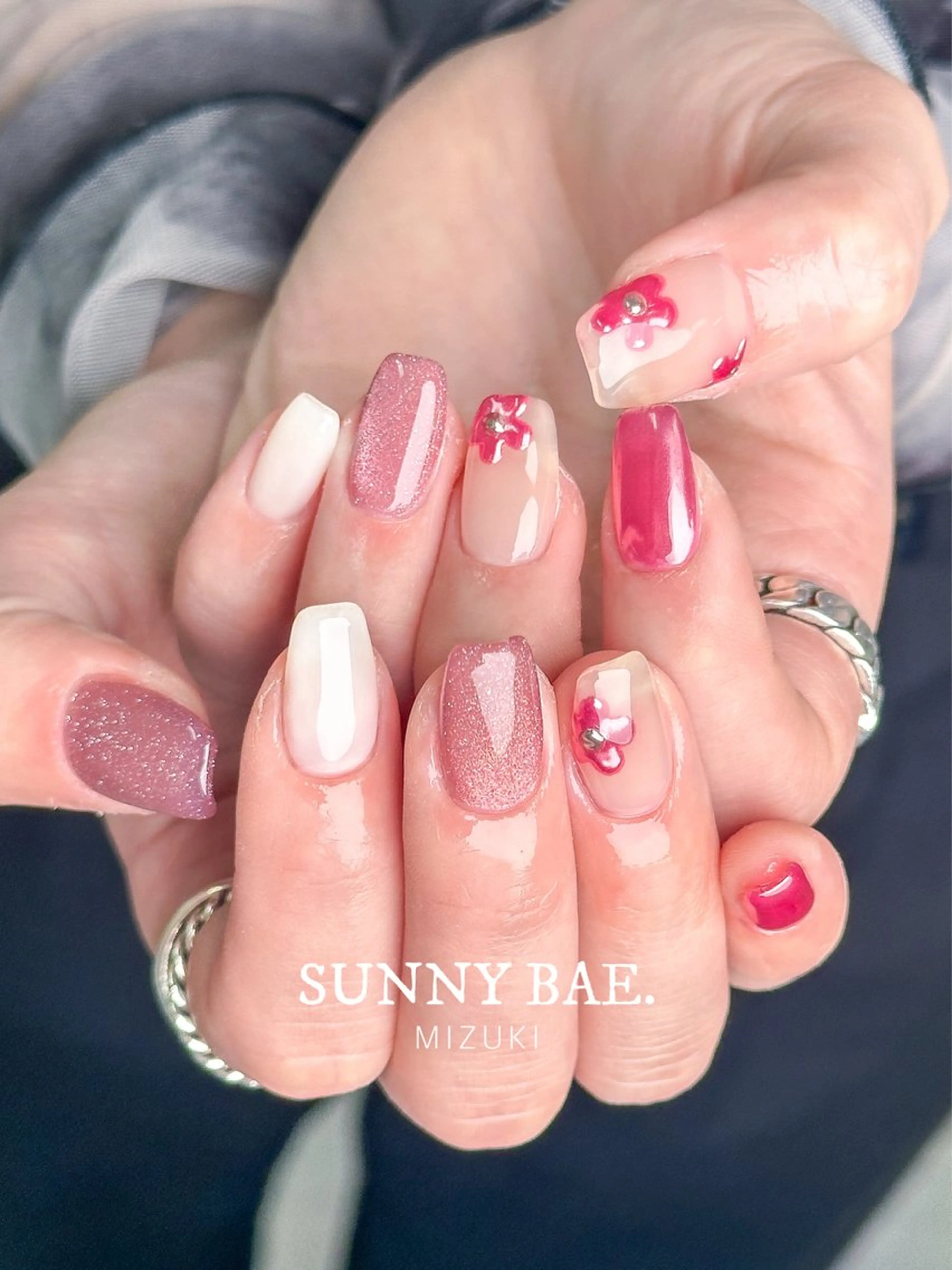 ネイル フラッシュネイル フラッシュマグ フラワーネイル ラメ(グリッター) マグネットネイル ハンドネイル SUNNY BAE. 🌼MIZUKIのネイルデザイン