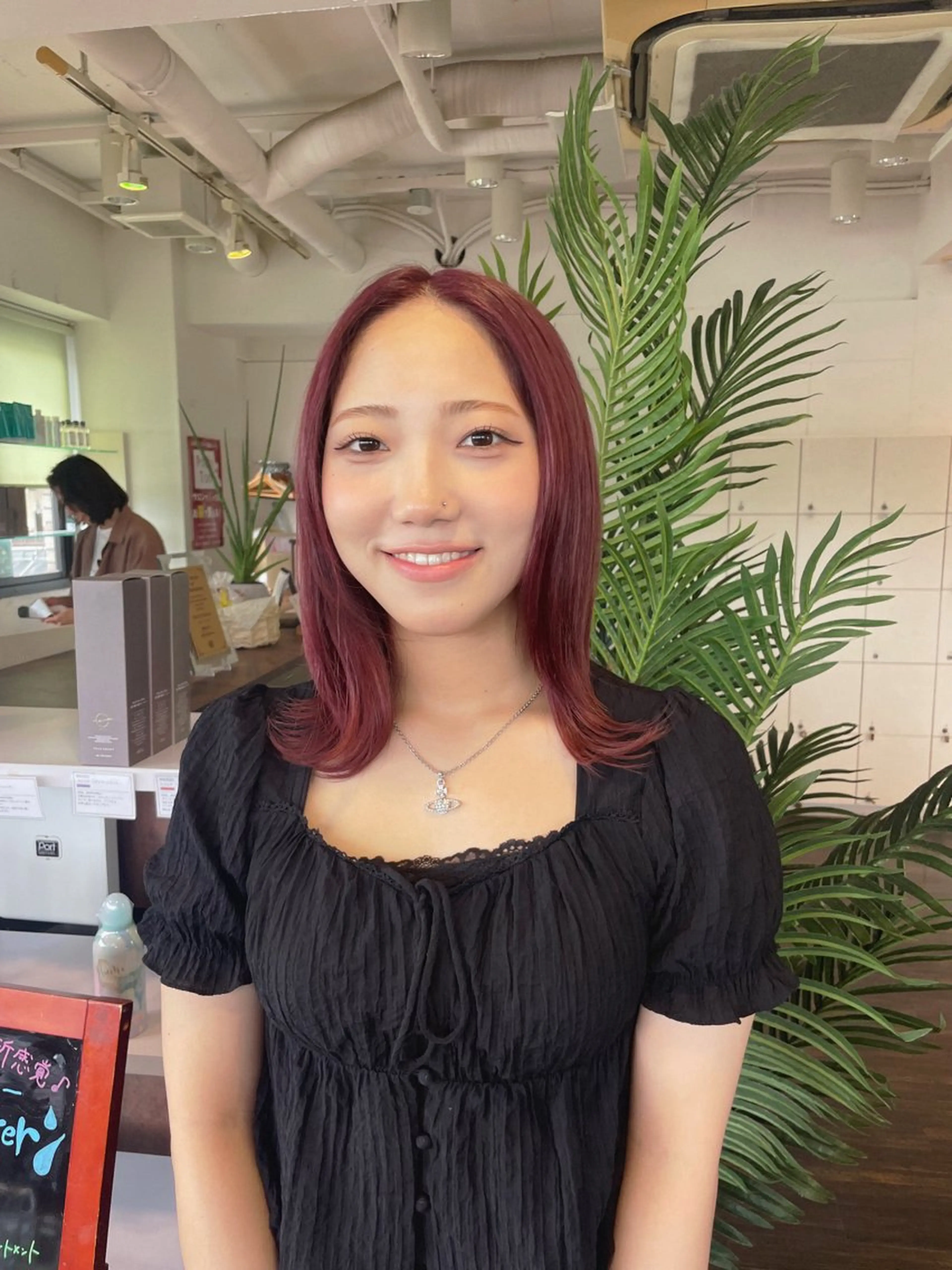 ロング カラー ピンクカラー レッドカラー ヘアカラー 佐藤 綾郁のヘアスタイル