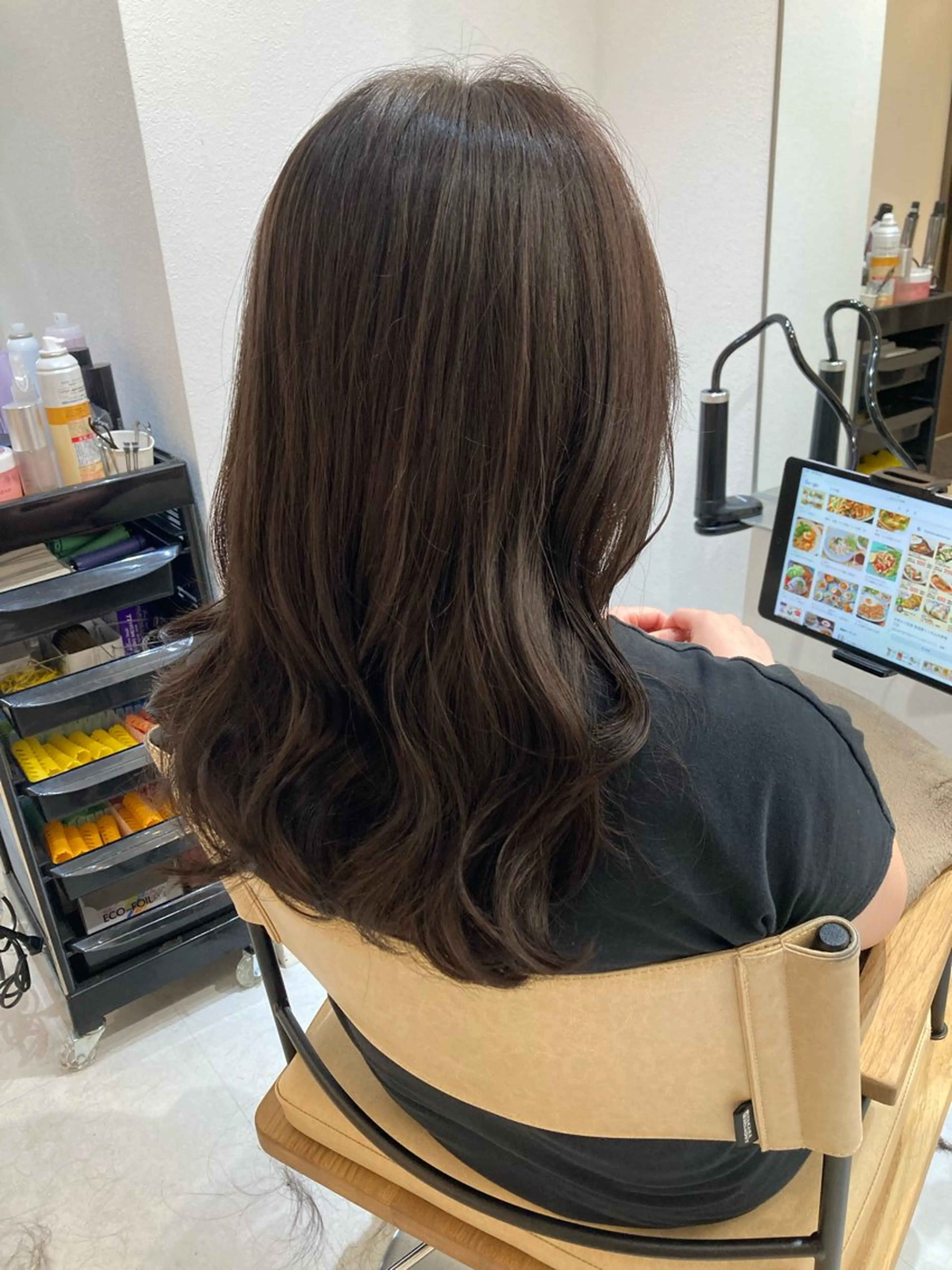 セミロング ✨色持ちの良い艶 カラー✨蟹江真世のヘアスタイル