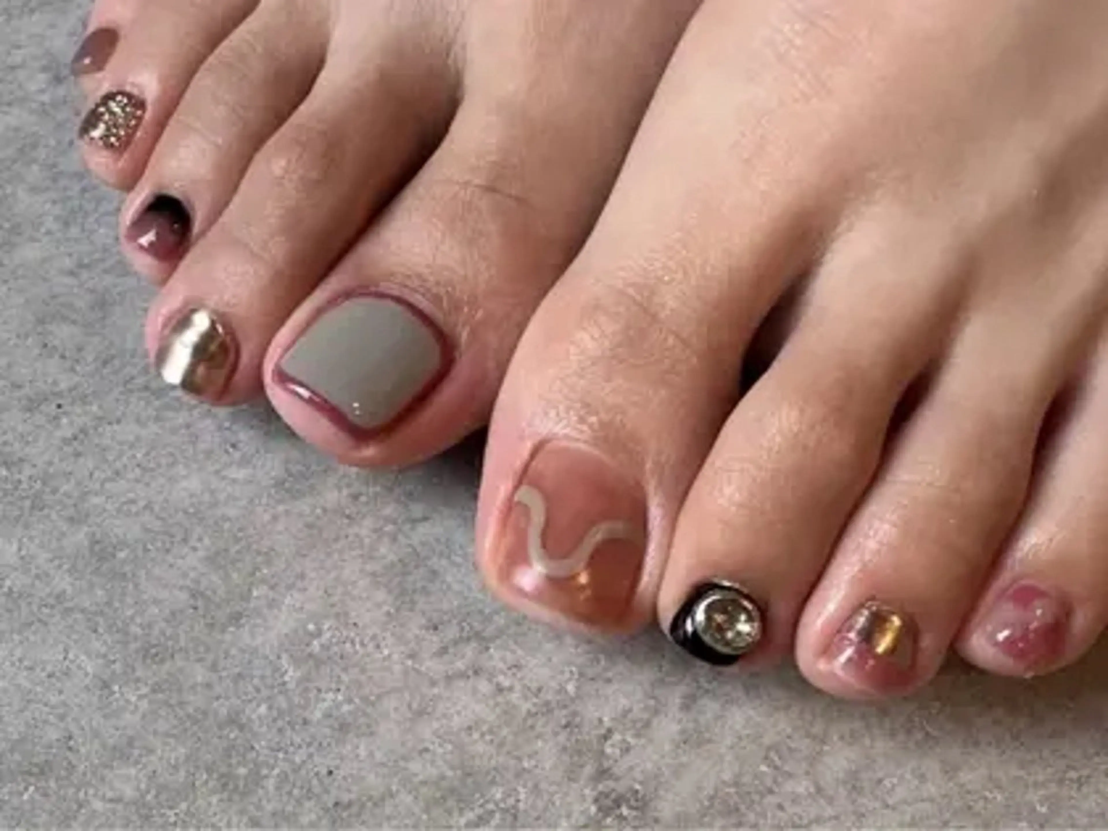 ネイル フットネイル 花岡 美沙子のネイルデザイン