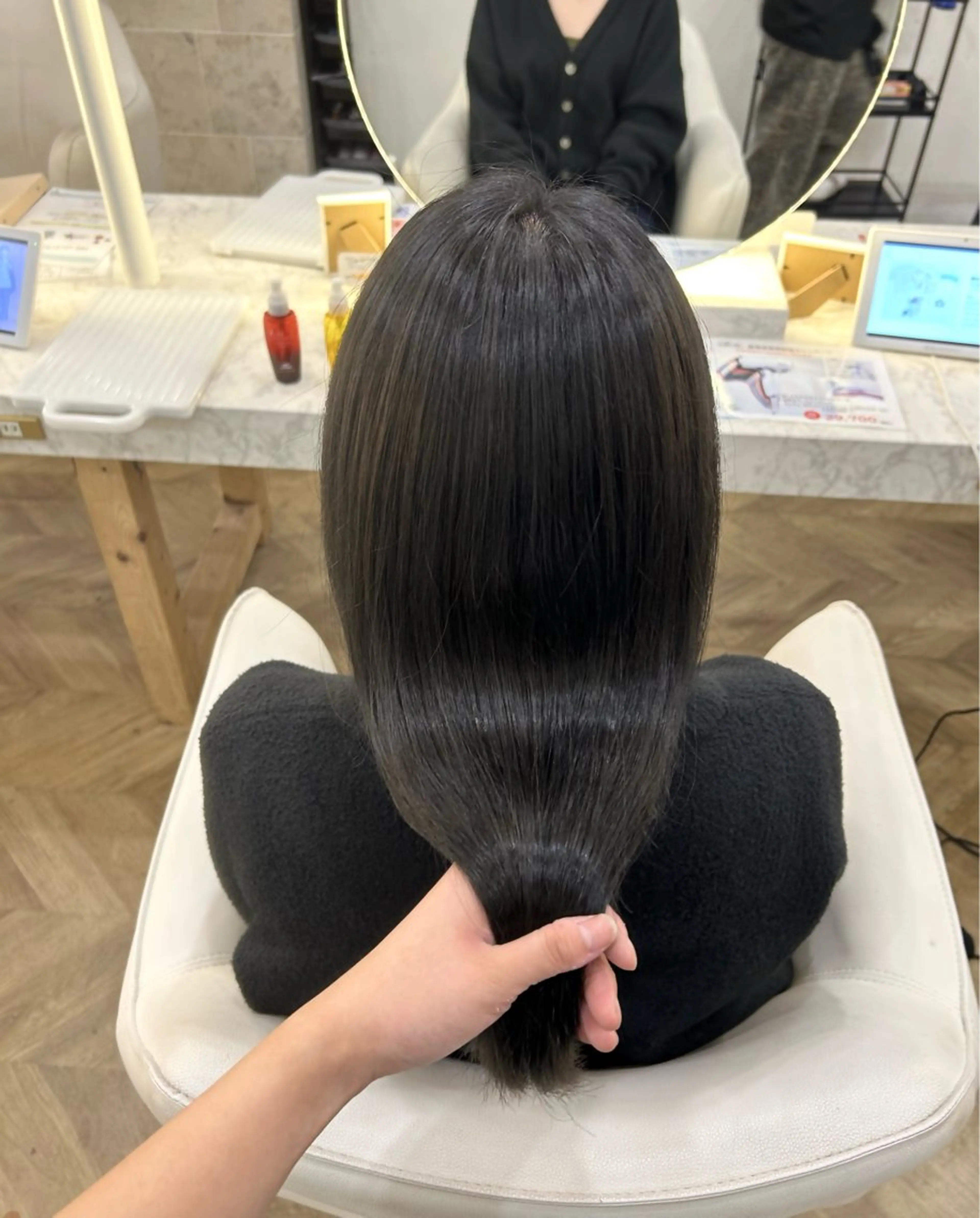 セミロング ヘアカラー トリートメント 飯嶋 萌のヘアスタイル