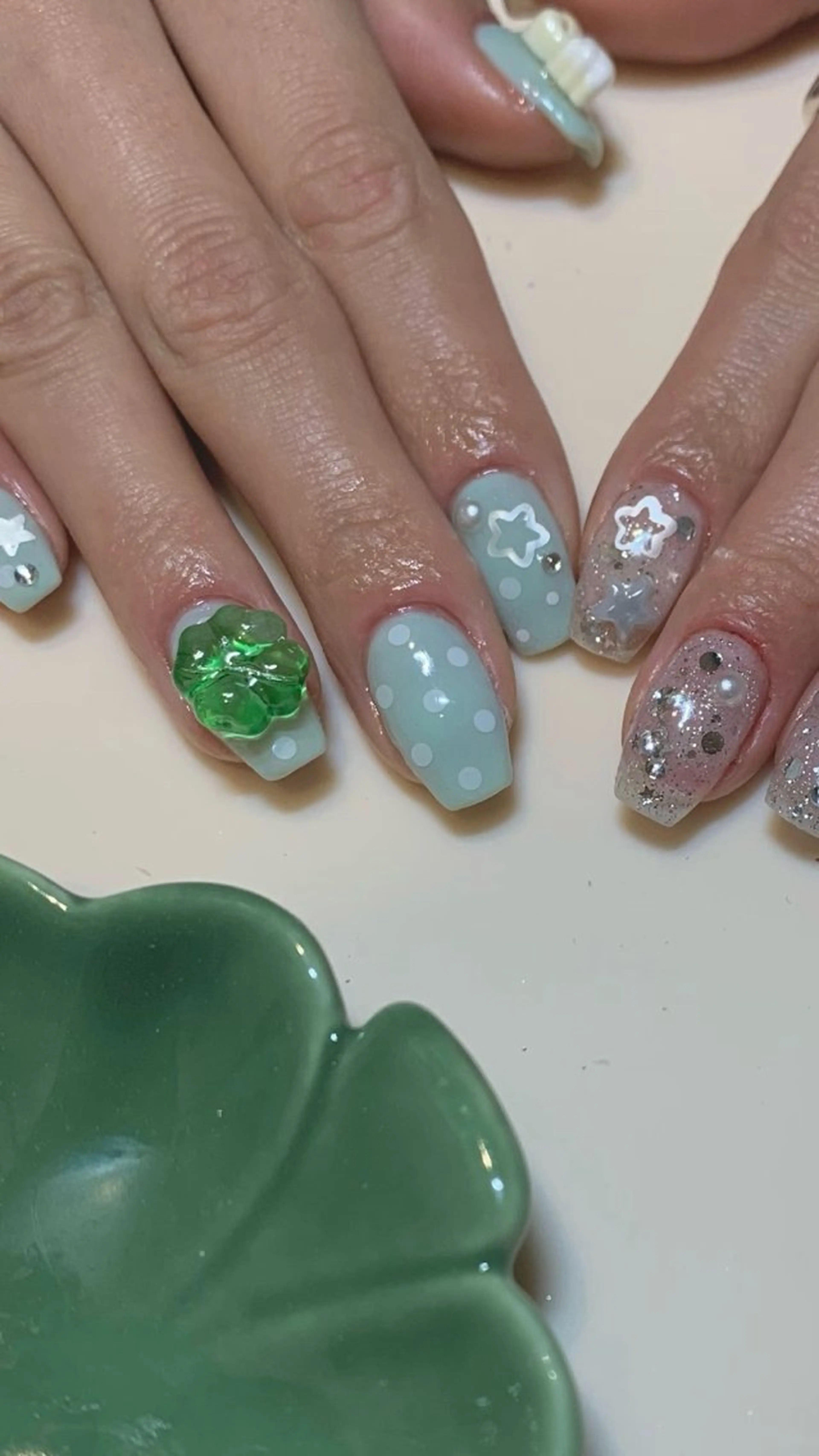 ネイル ハンドネイル share salon RURU所属・⭐︎ hiyoriのネイルデザイン
