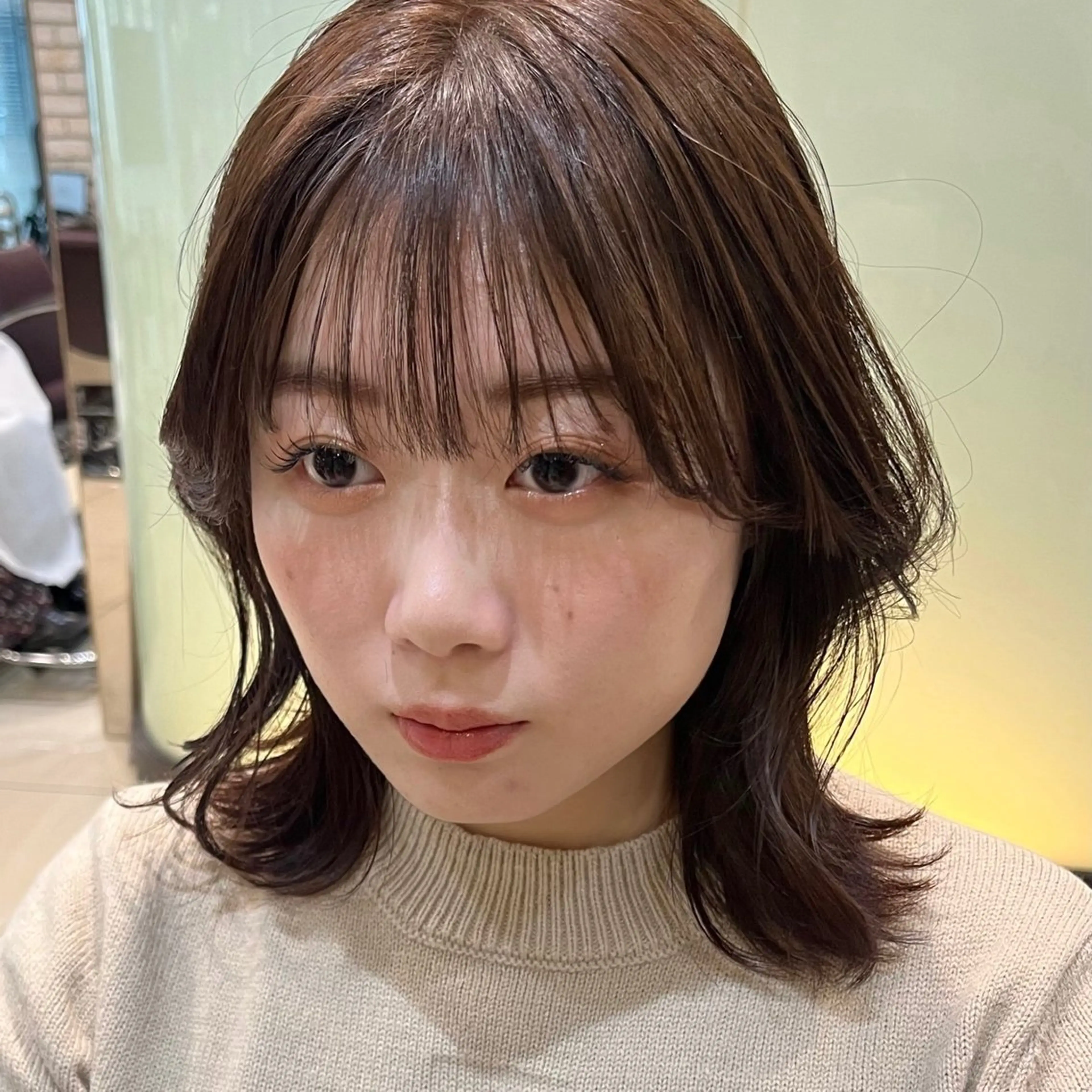 ミディアム カラー パーマ ミディアムパーマ くびれヘア 韓国風ヘア タンバルモリパーマ 礒井メンキのヘアスタイル
