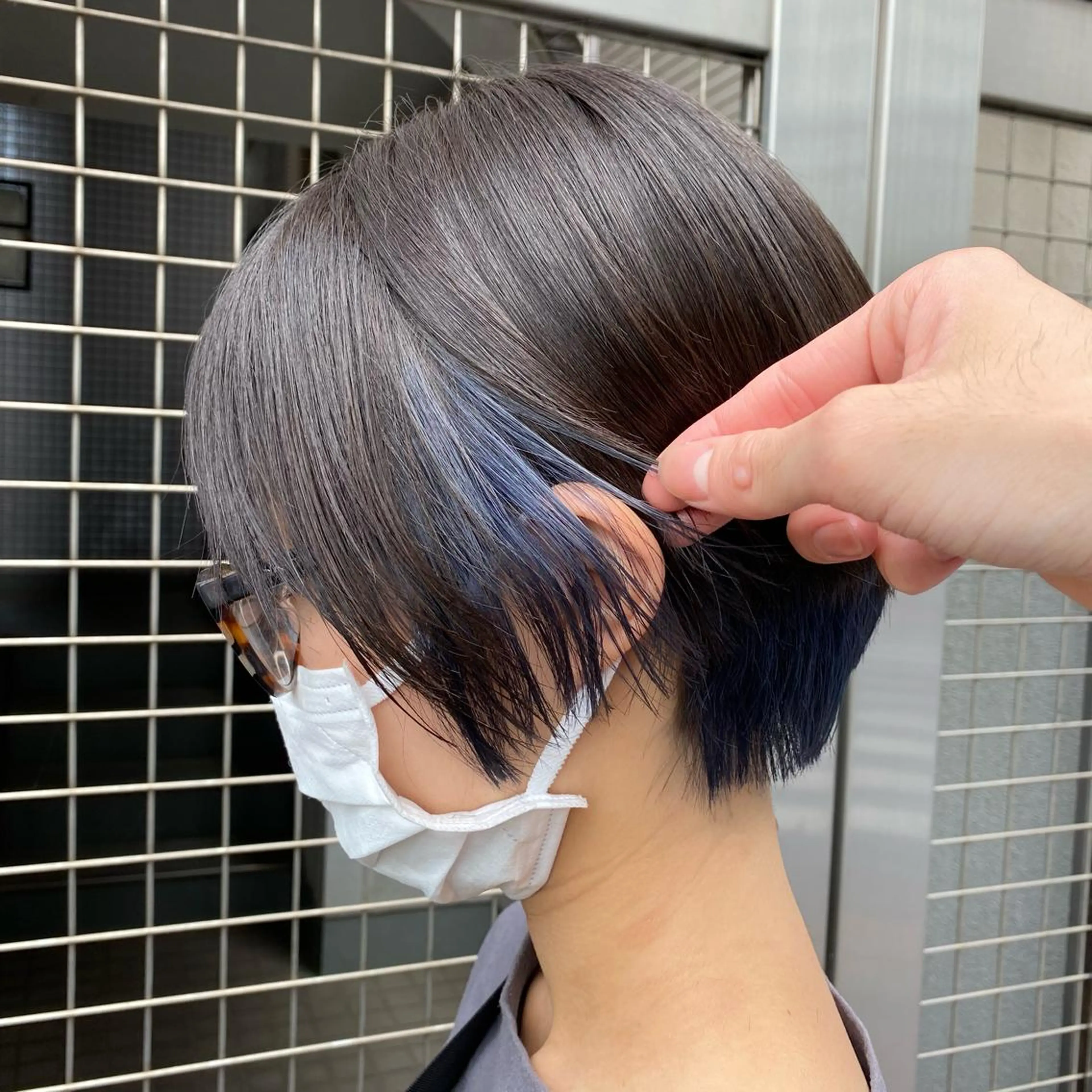 ショート カラー インナーカラー レイヤーカット/ 前髪顔周りカットのヘアスタイル