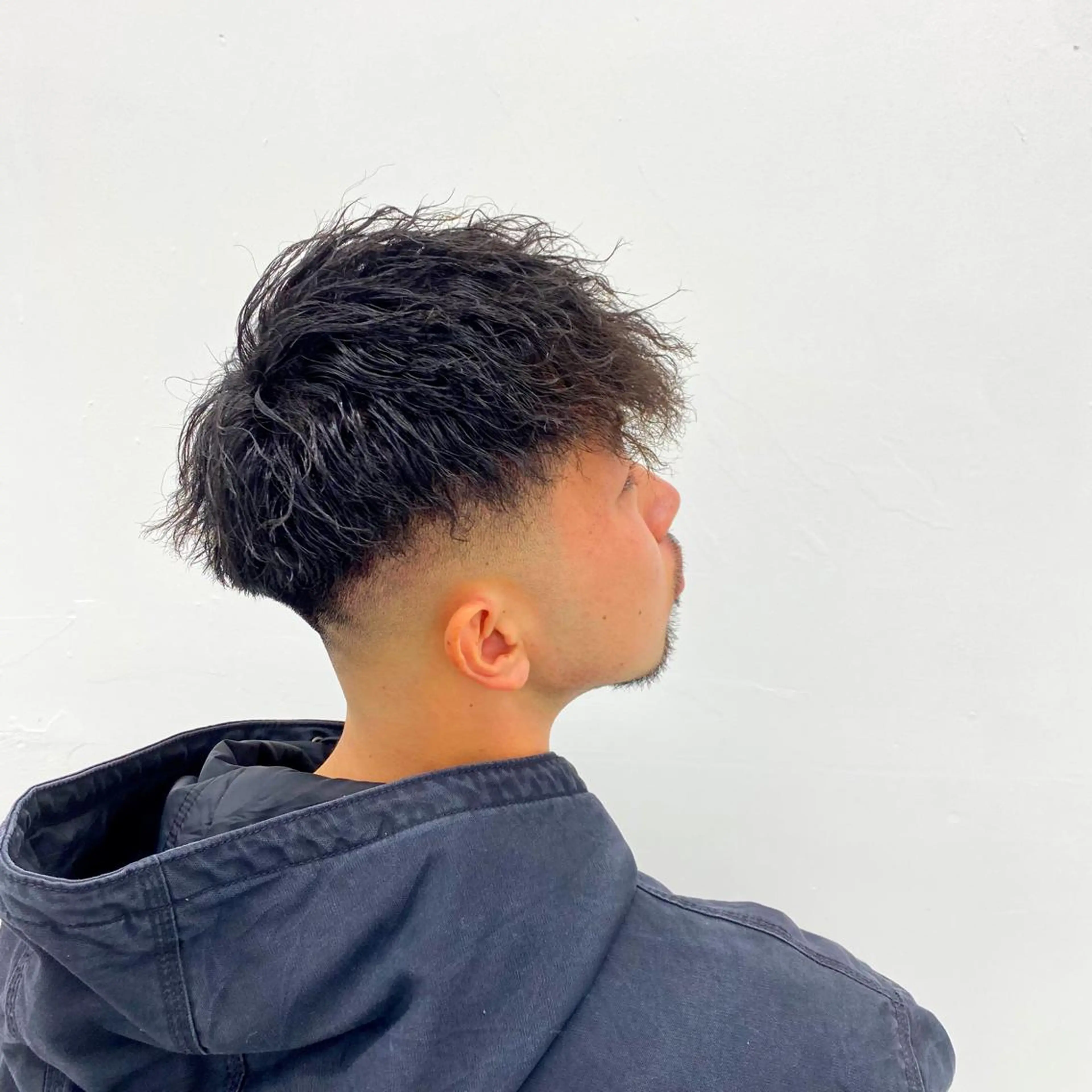 ショート カラー パーマ 【メンズ特化】短髪 スパイキーショートのヘアスタイル