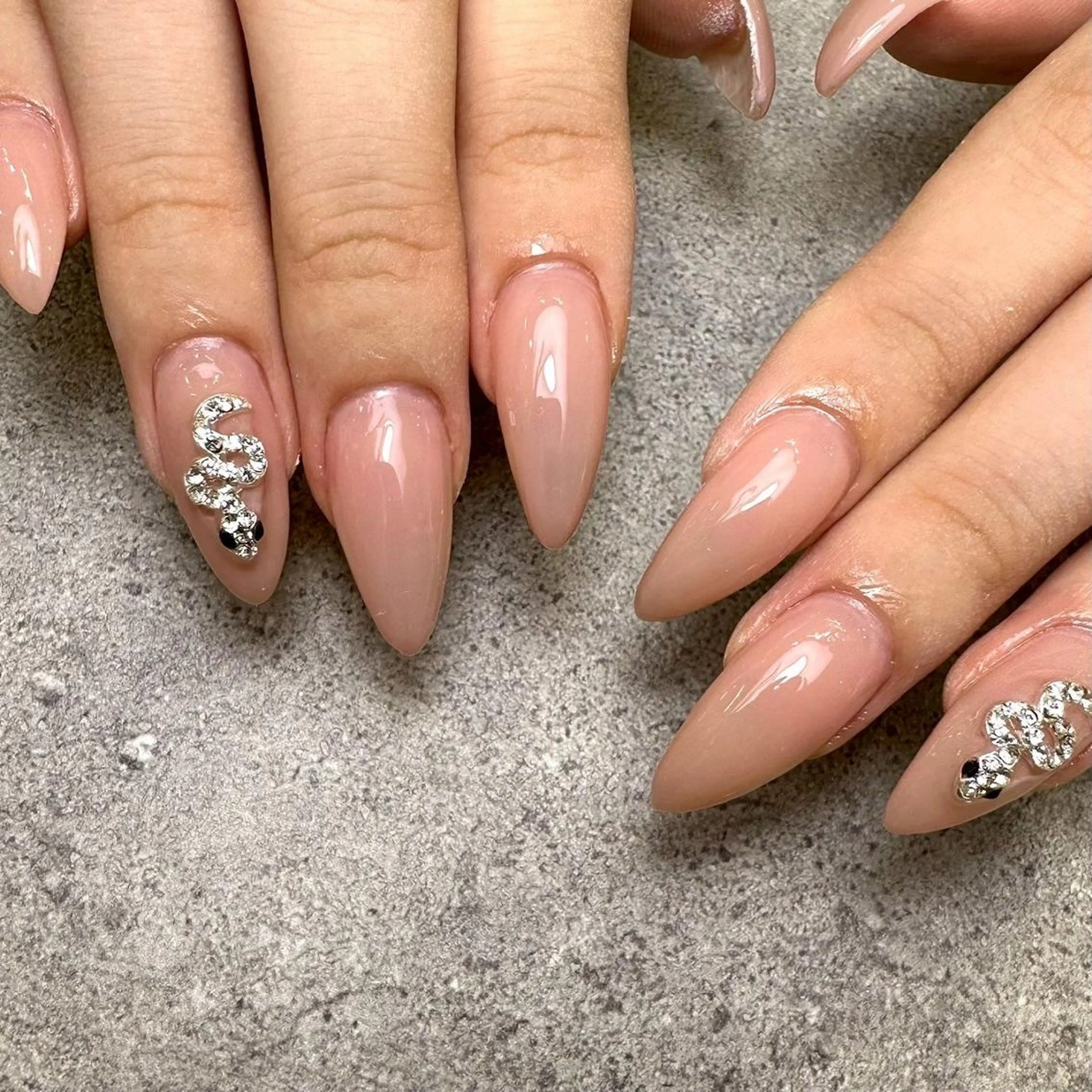 ネイル 長さ出し ハンドネイル 井上 春菜のネイルデザイン