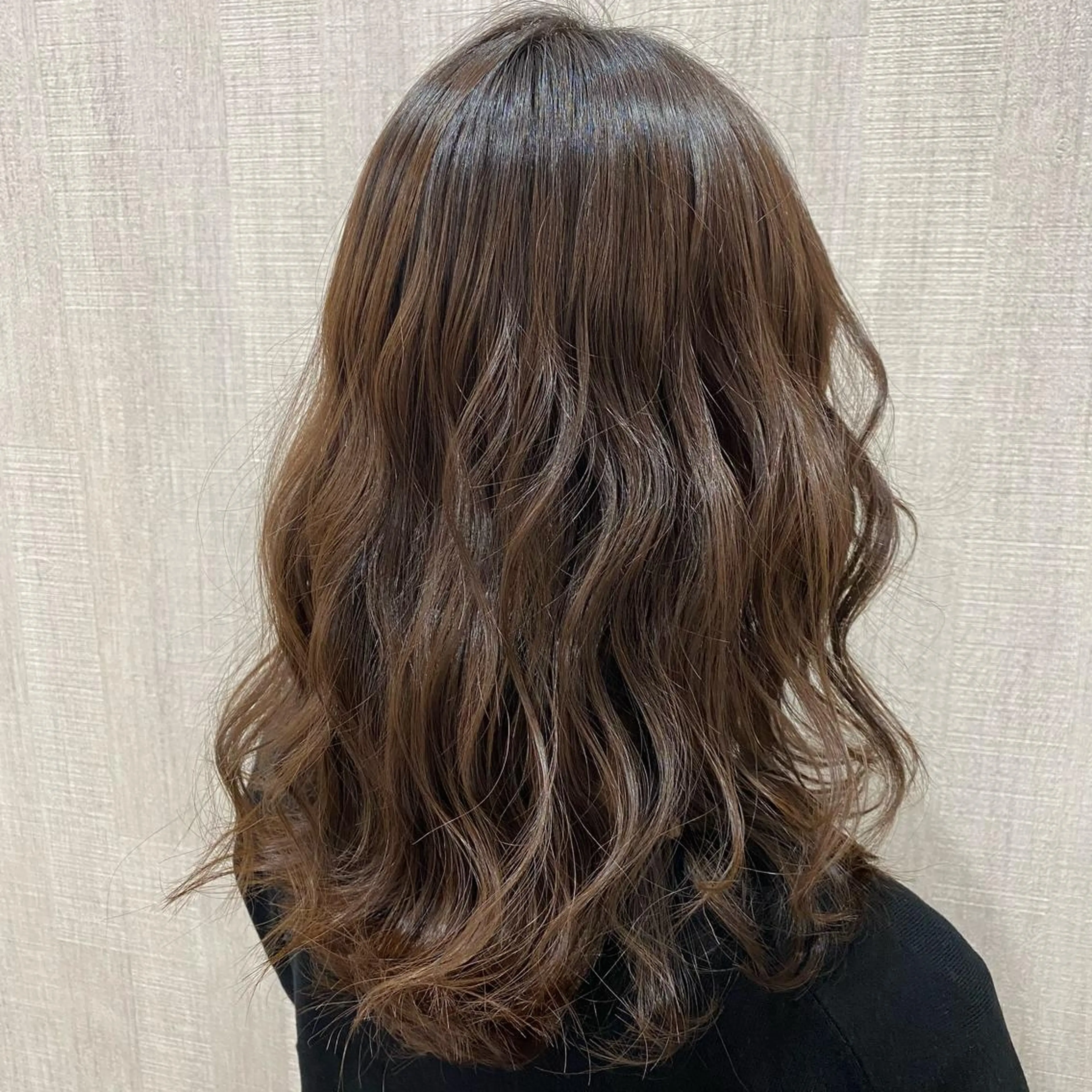 セミロング カラー カット ヘアカラー トリートメント 🫧透け感⋆艶髪💎 山口アヤカのヘアスタイル