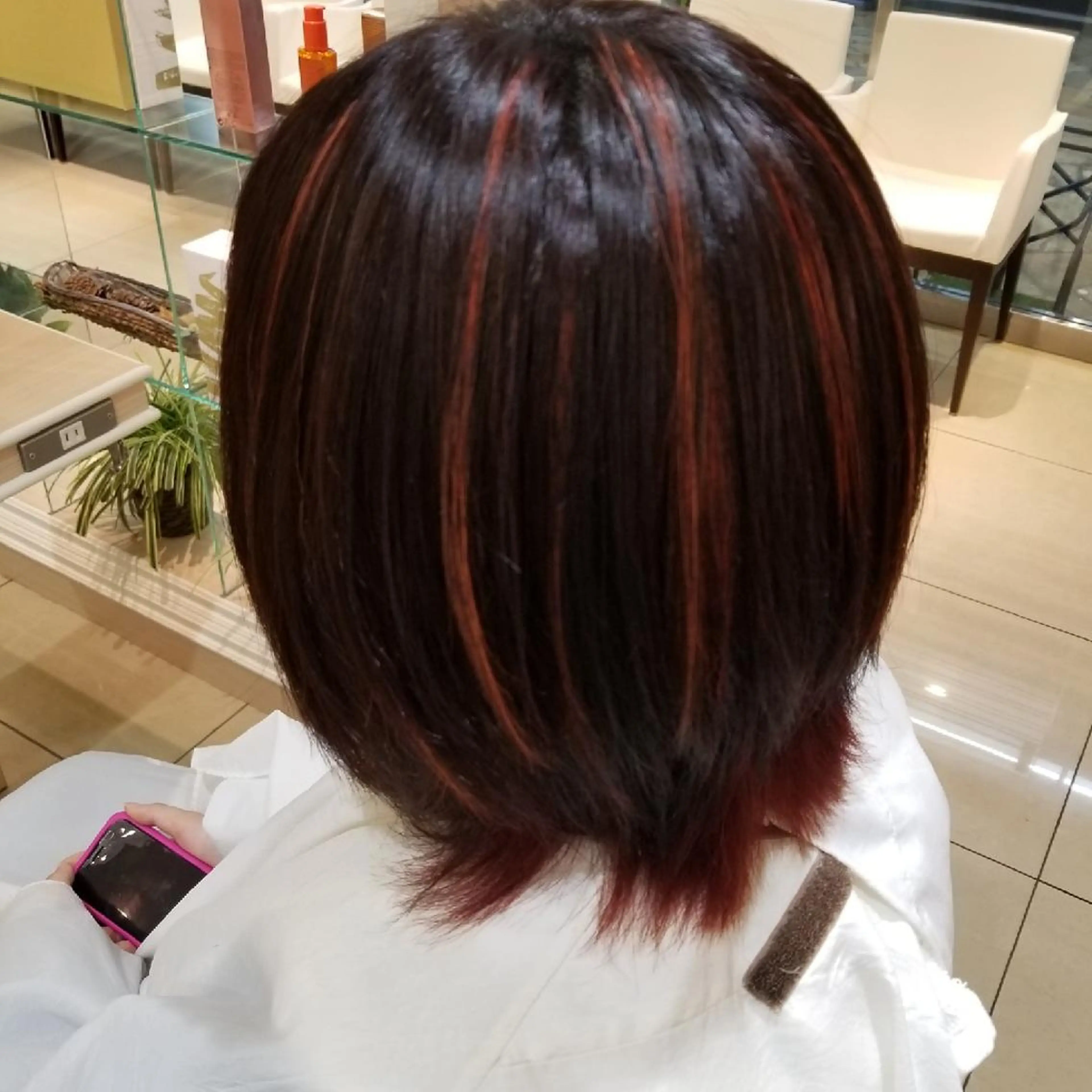 ショート カラー 山内 佐江子のヘアスタイル