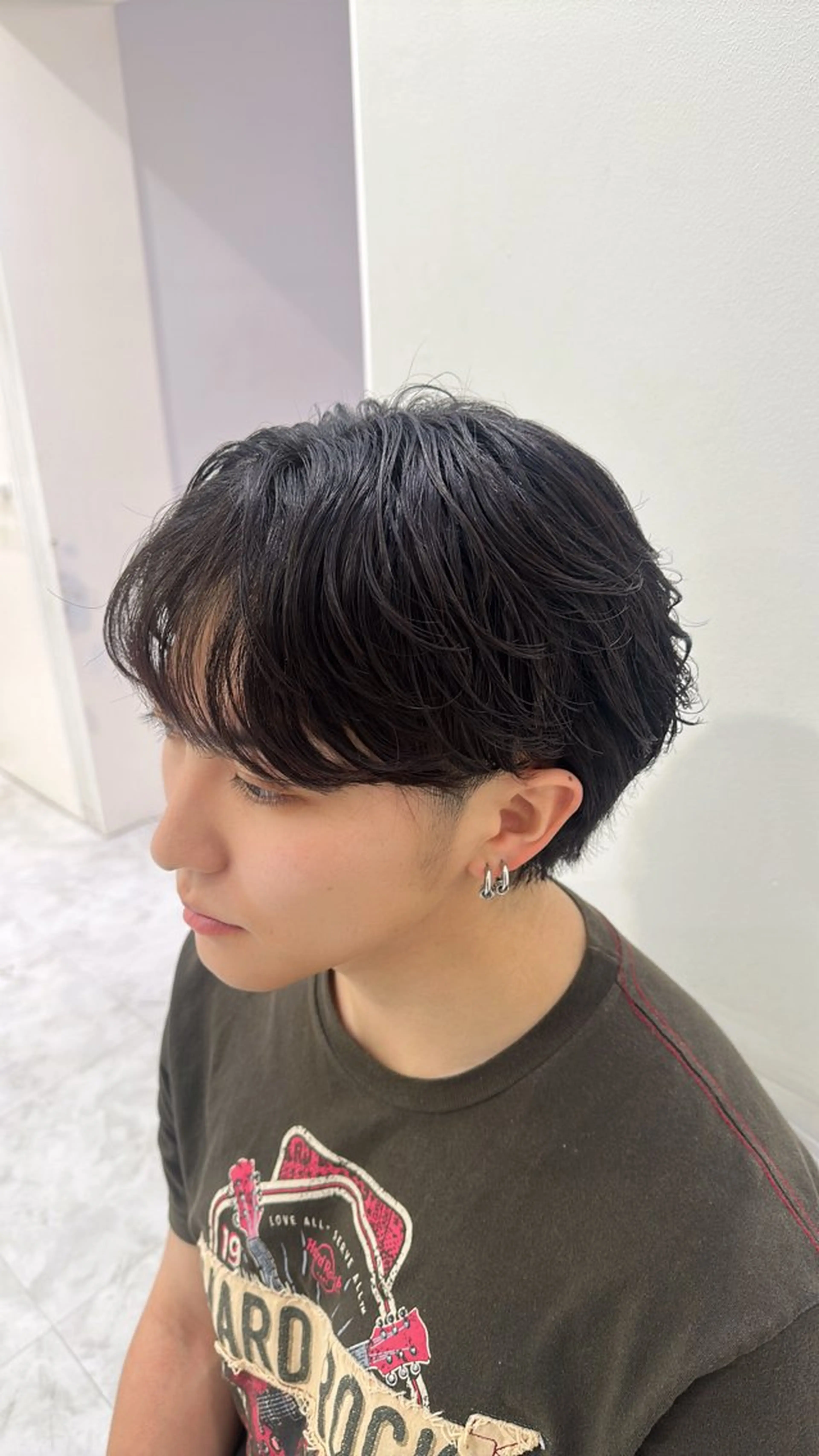 ショート パーマ ハイトーン🌈メンズ カット♡Machanのヘアスタイル