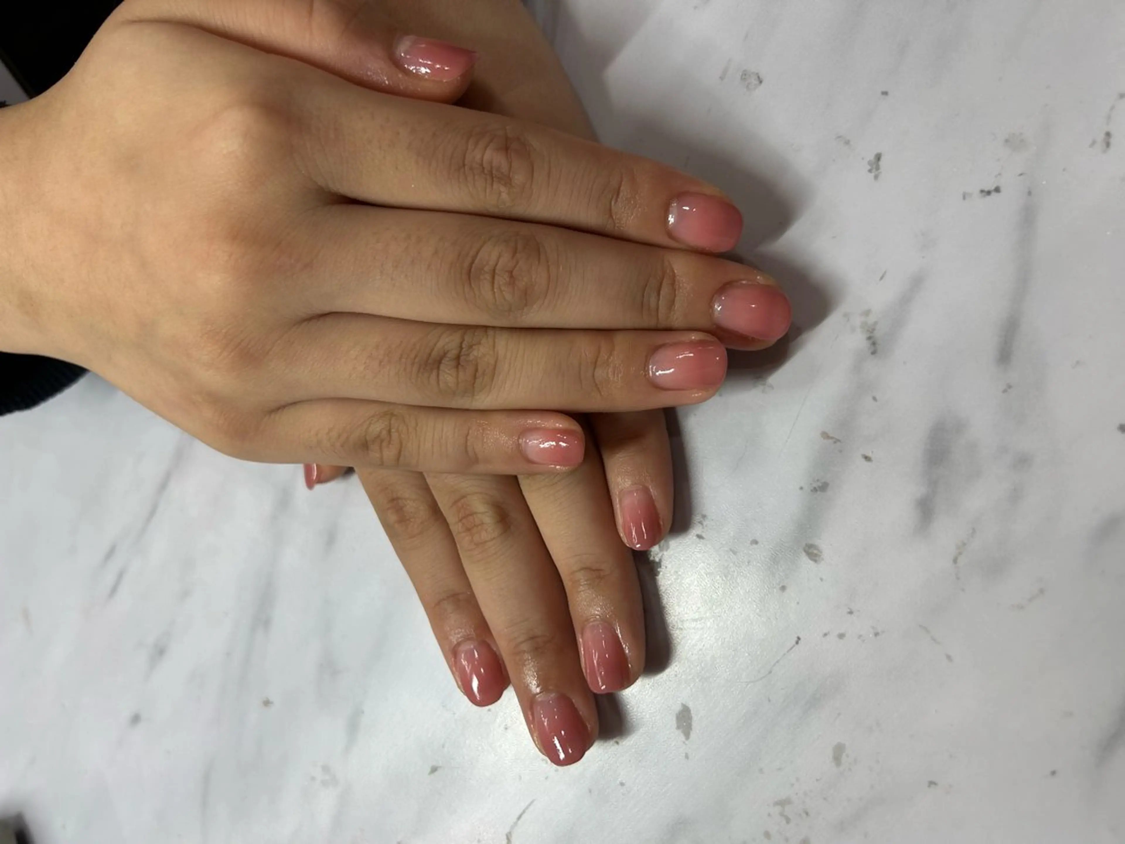 ネイル グラデーション ネイルサロンエーナインイオンモール苗穂店所属・N. kurumiのネイルデザイン