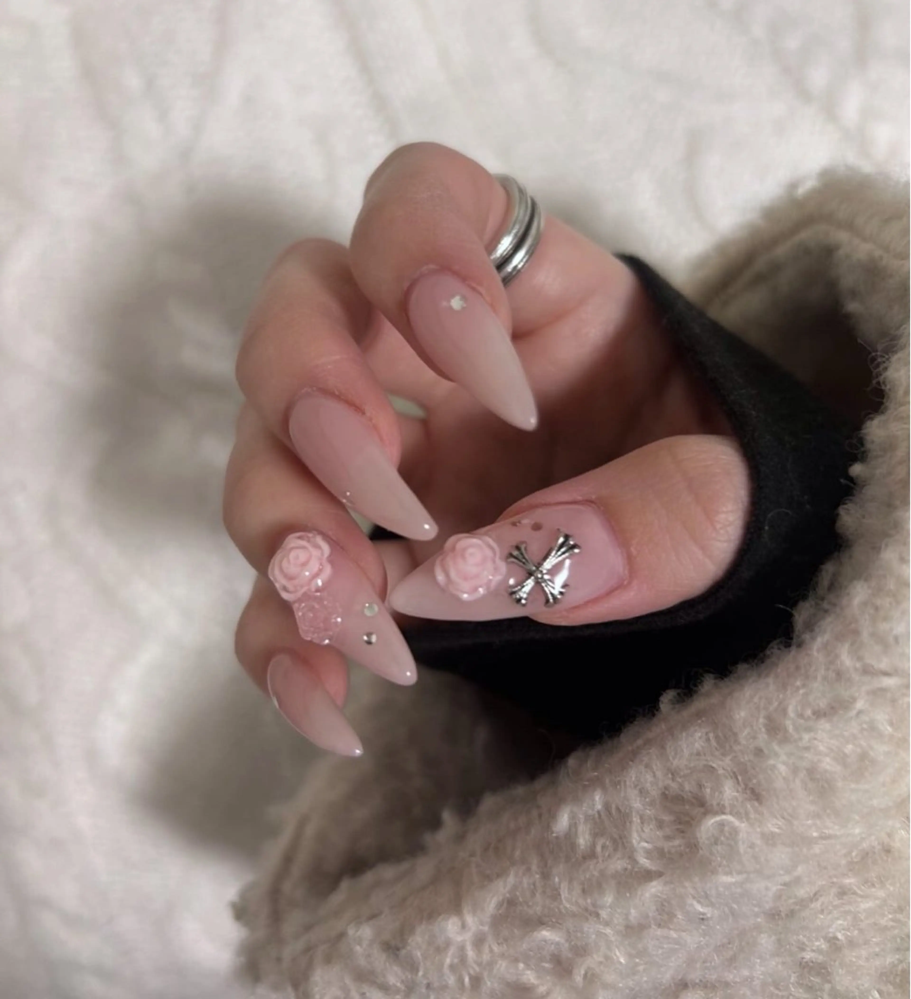 ネイル 長さ出し グラデーション キラキラネイル 韓国ネイル ラメ(グリッター) ハンドネイル ハンドケア Chisa Nail Studio所属・チ サのネイルデザイン