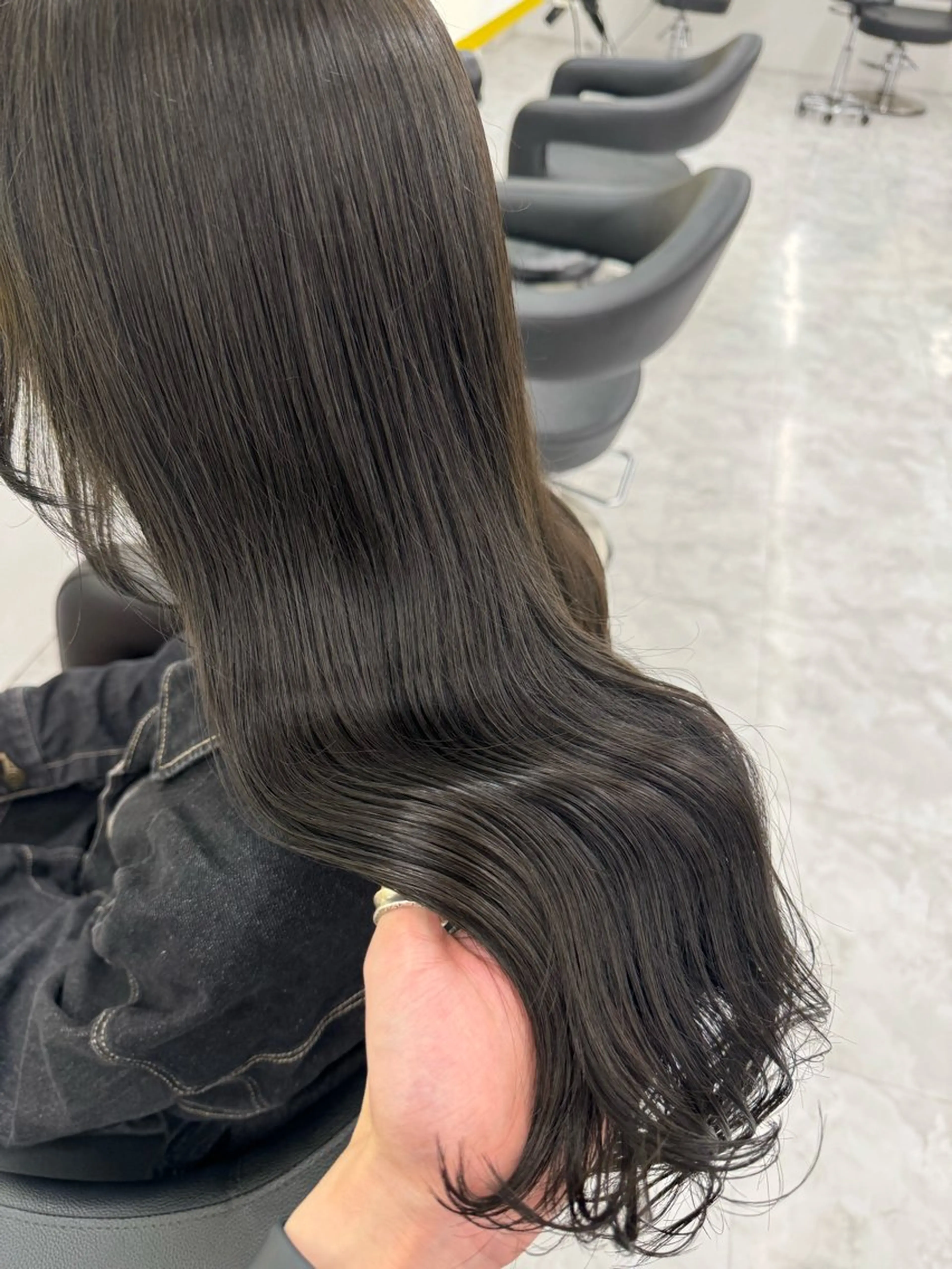 ロング カラー ヘアアレンジ 透明感カラー グレージュ カット ヘアカラー トリートメント ヘアセット ☁️縮毛矯正✖️ 赤み消し☁️りくのヘアスタイル