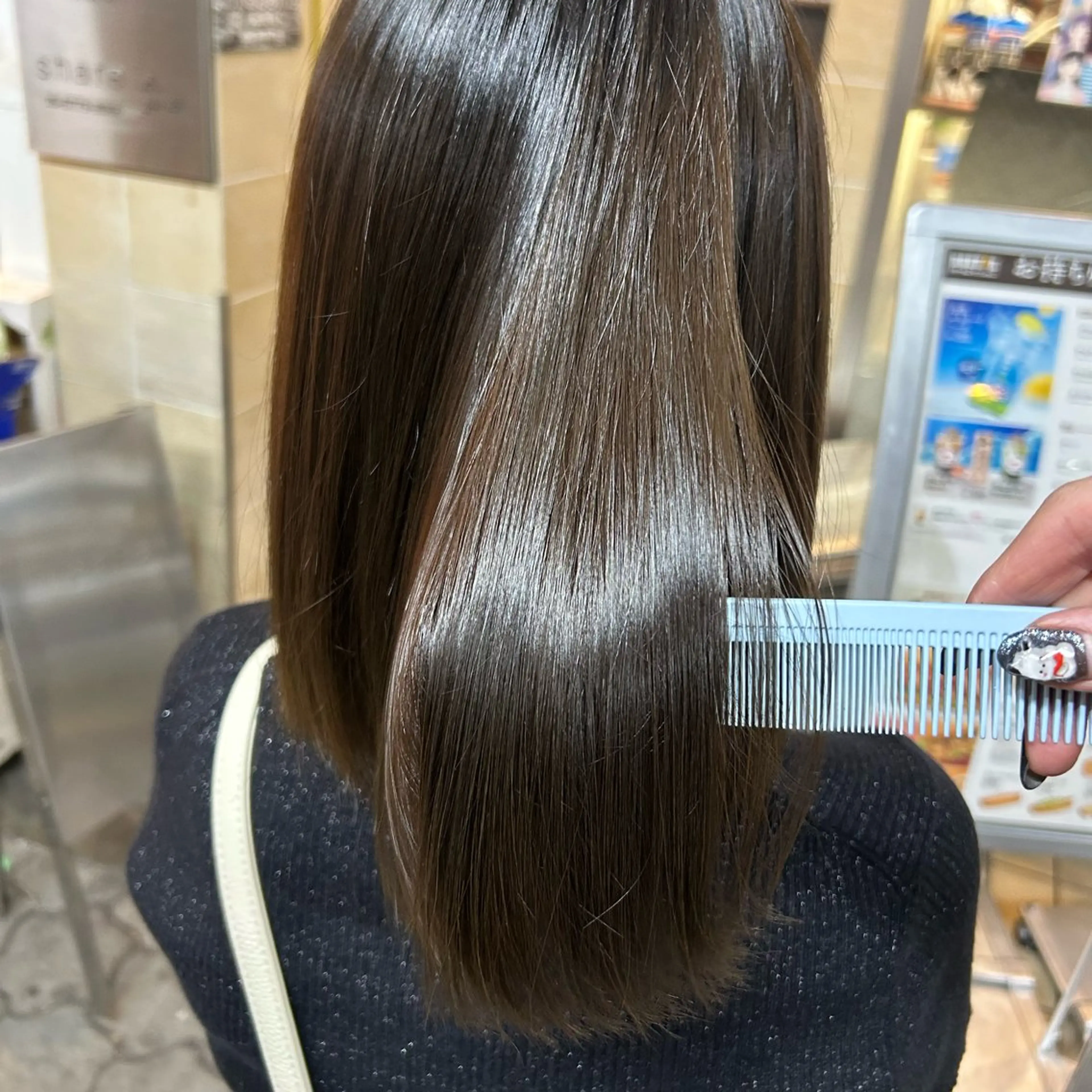 ミディアム アッシュ ヘアカラー あやめ🪽 オリーブ/ハイトーンのヘアスタイル