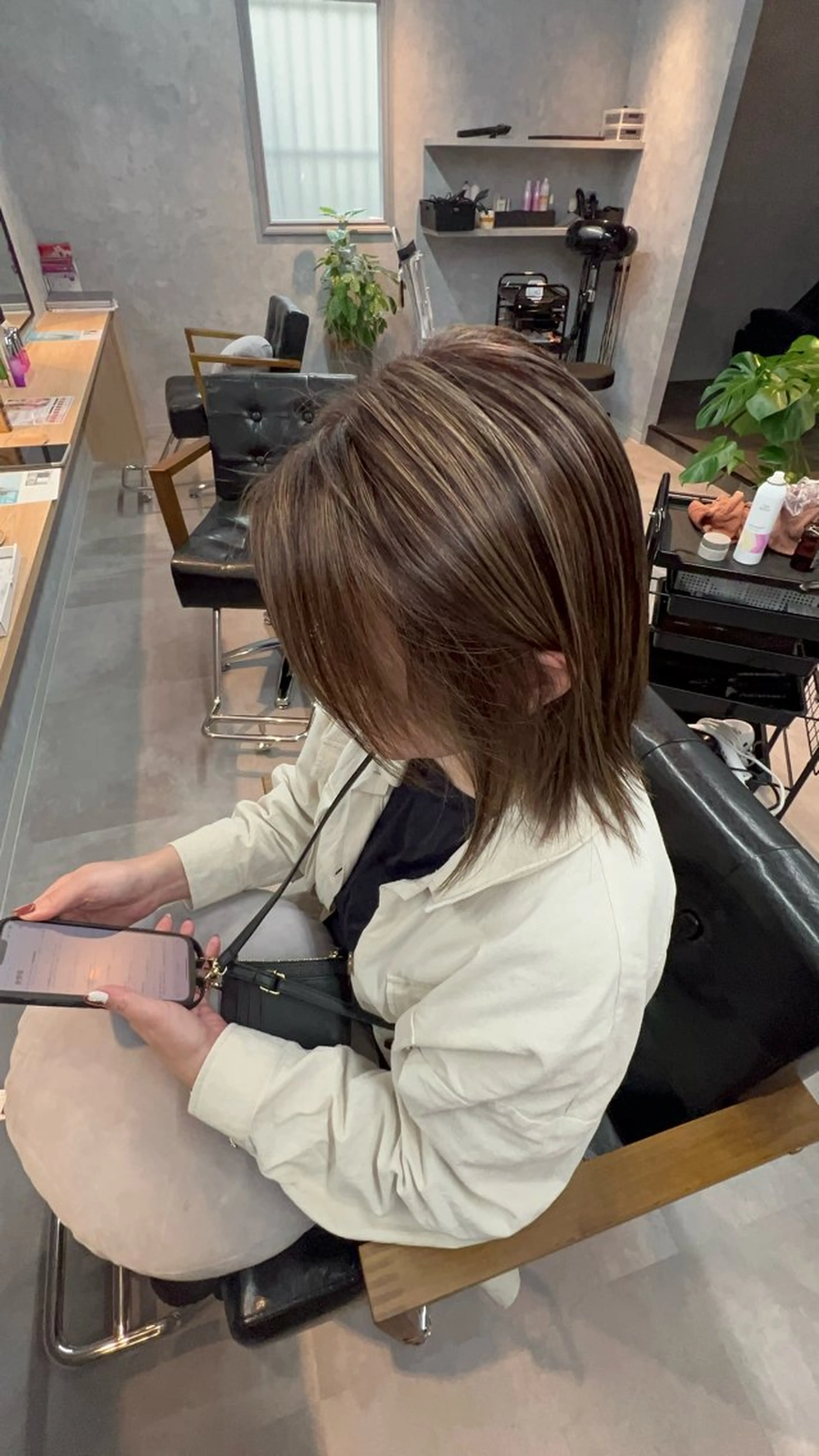 ミディアム motoトップカラー リスト/ブリーチカラのヘアスタイル