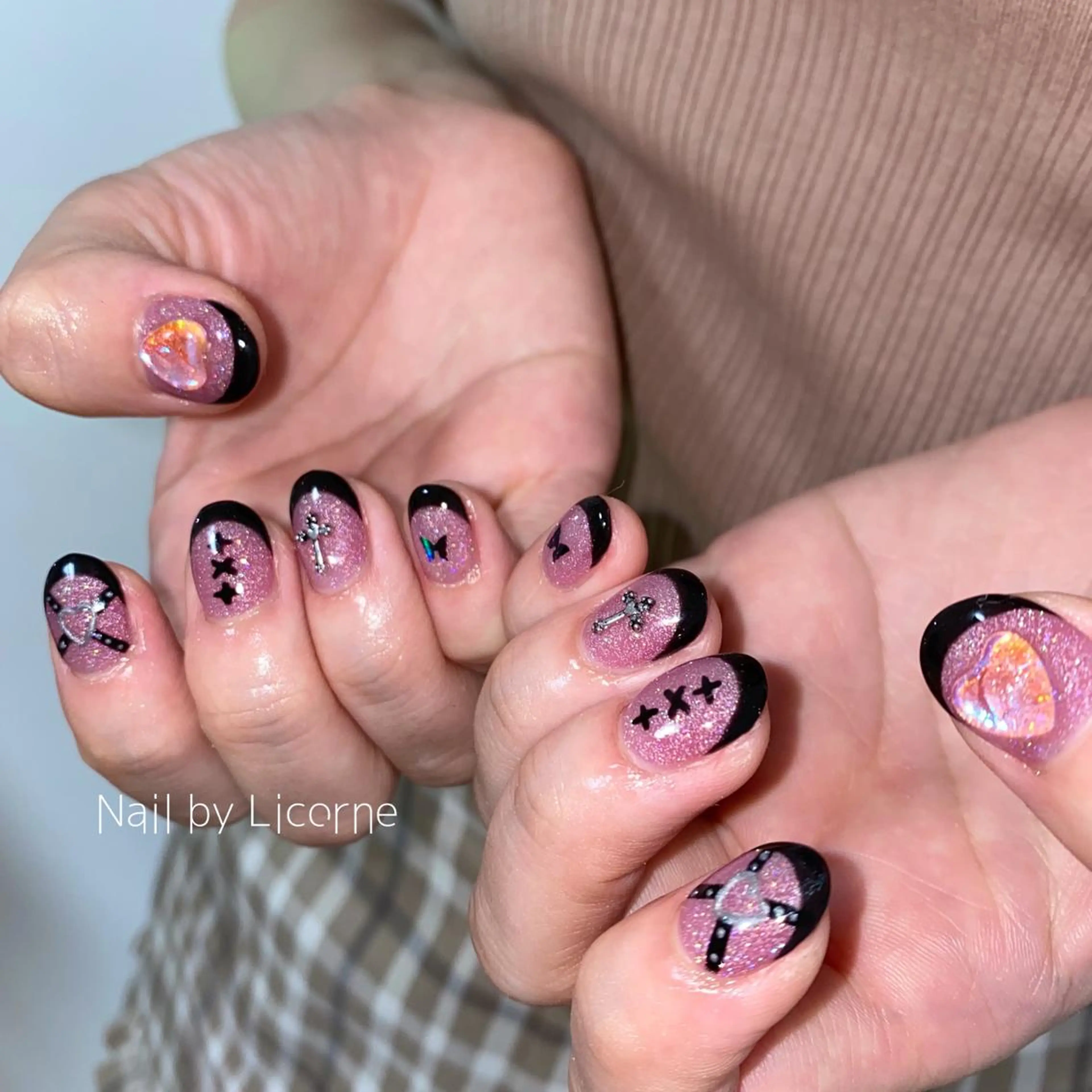 ネイル アートネイル オーロラネイル フレンチネイル 氷ネイル・うるうるネイル マグネットネイル ハンドネイル Nail by Licorneのネイルデザイン