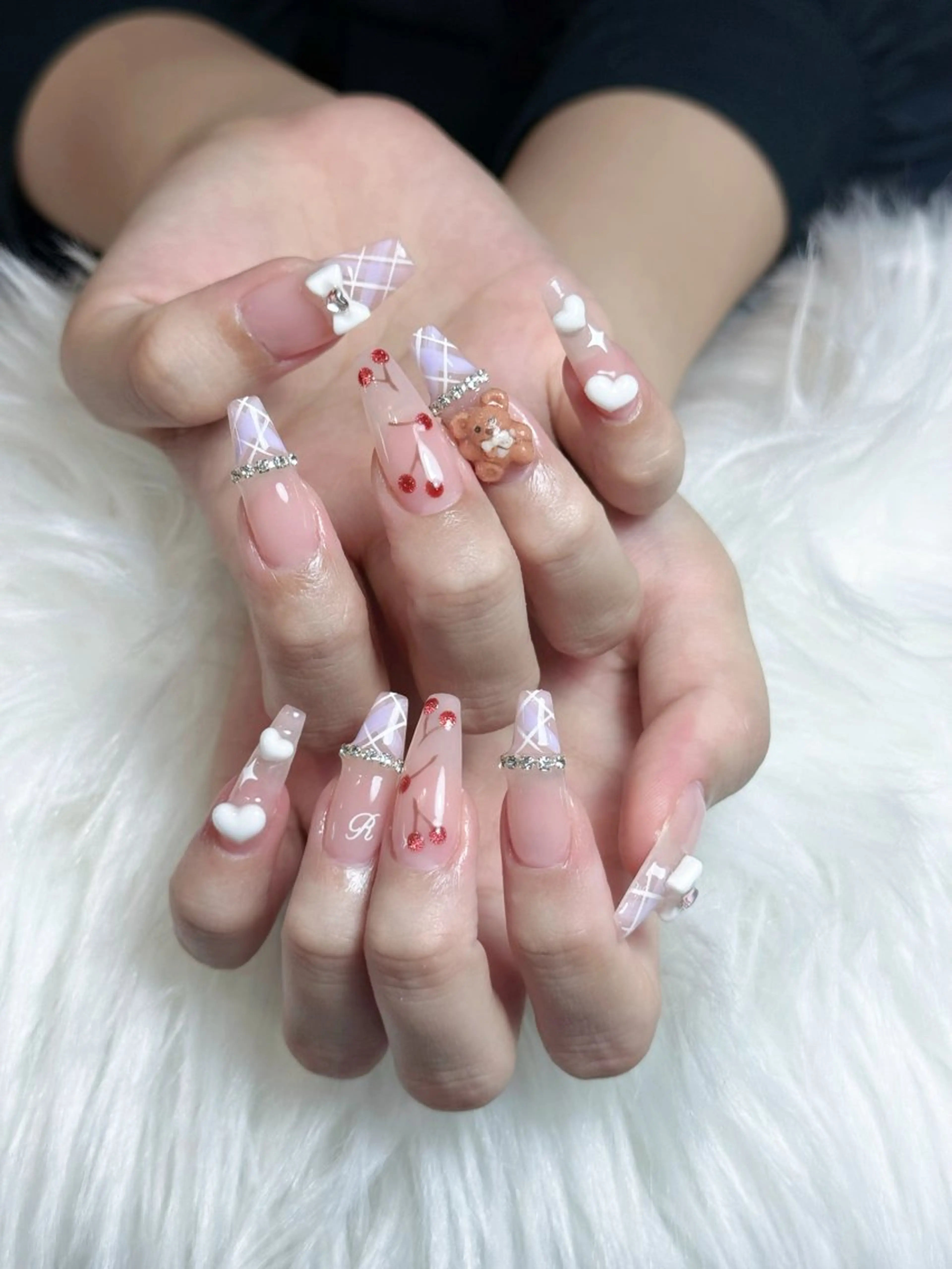 ネイル フレンチネイル ジェルネイル キラキラネイル 韓国ネイル マグネットネイル Julli nail studio所属・Julli NailStudioのネイルデザイン