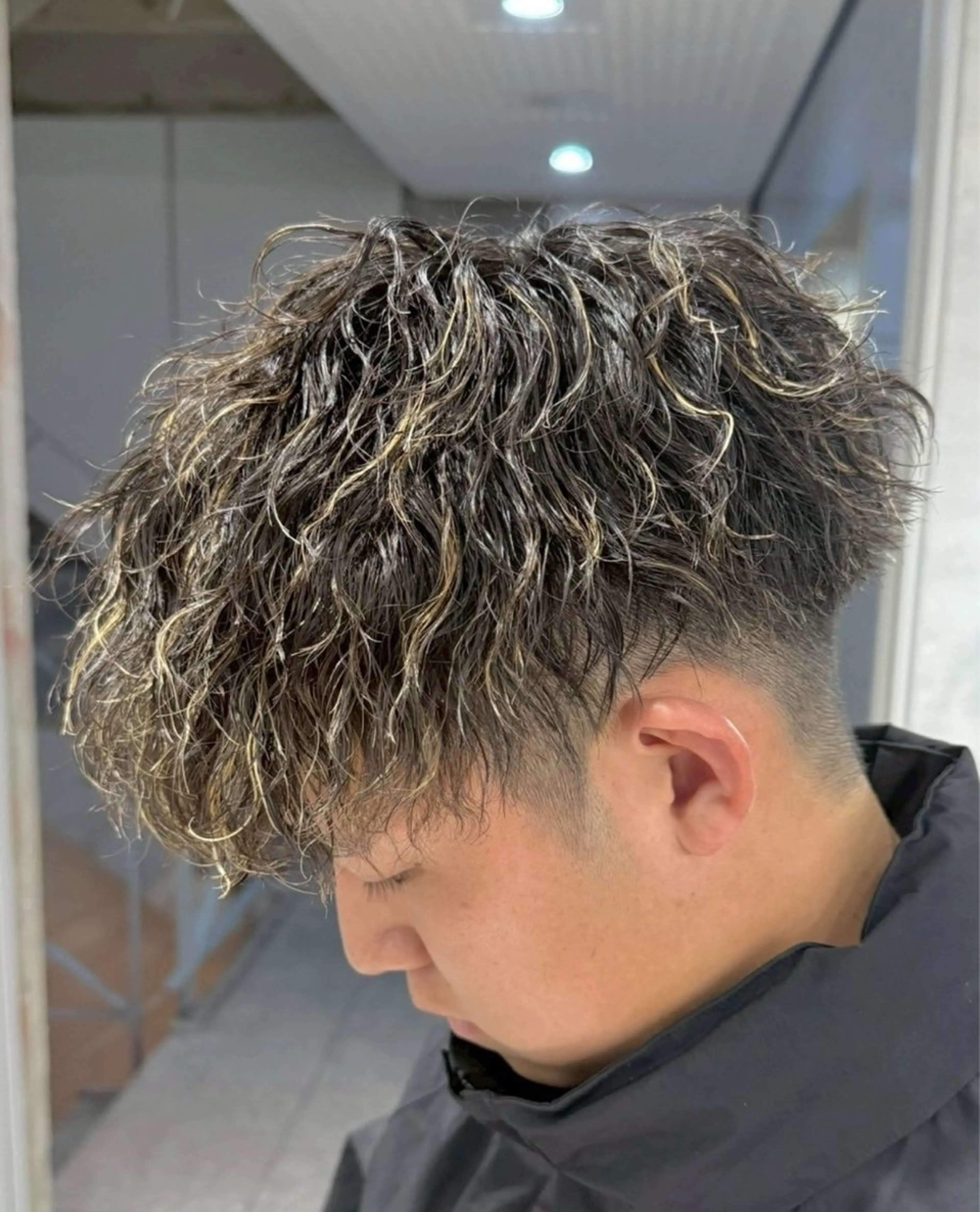 パーマ メンズ カット パーマ シャドウ/波巻き 朝崎倭斗のヘアスタイル