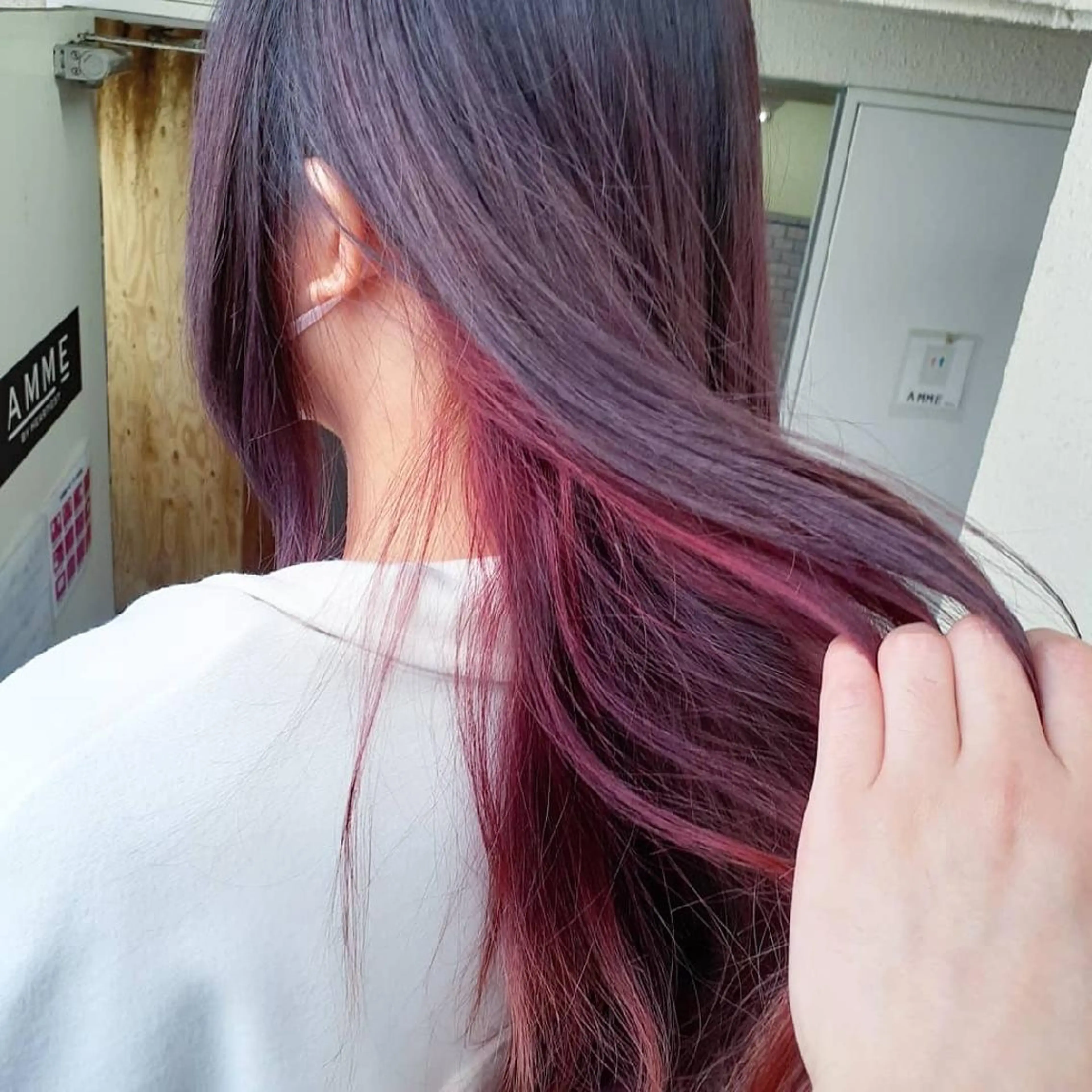 ロング カラー ブリーチ イヤリングカラー インナーカラー ピンクカラー バイオレットカラー ヘアカラー トリートメント 🔳髪質改善🔳 岡本陽のヘアスタイル