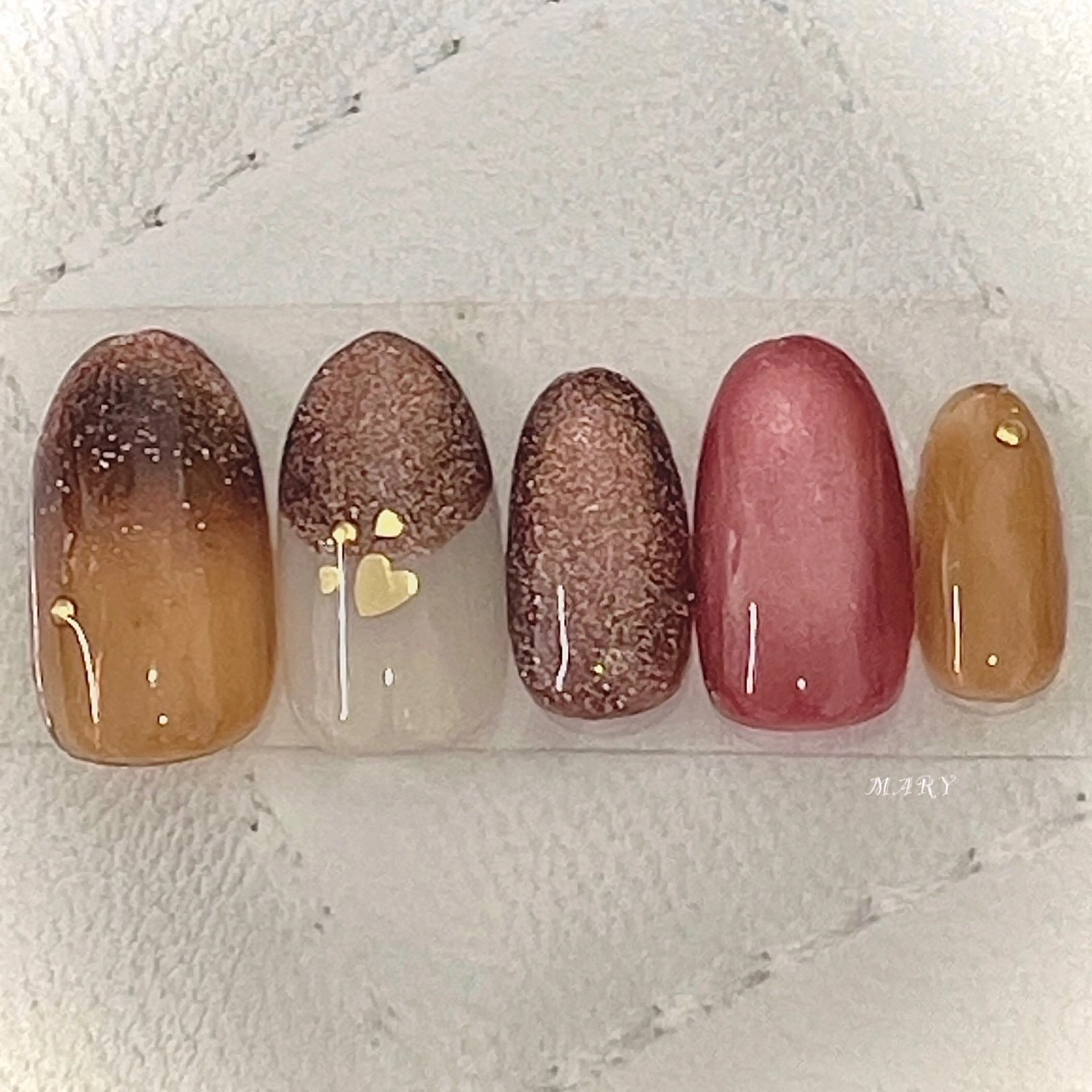 ネイル ブラウン ハート マグネットネイル ニュアンスネイル バレンタイン Mary nail所属・Mary nail .narumiのネイルデザイン